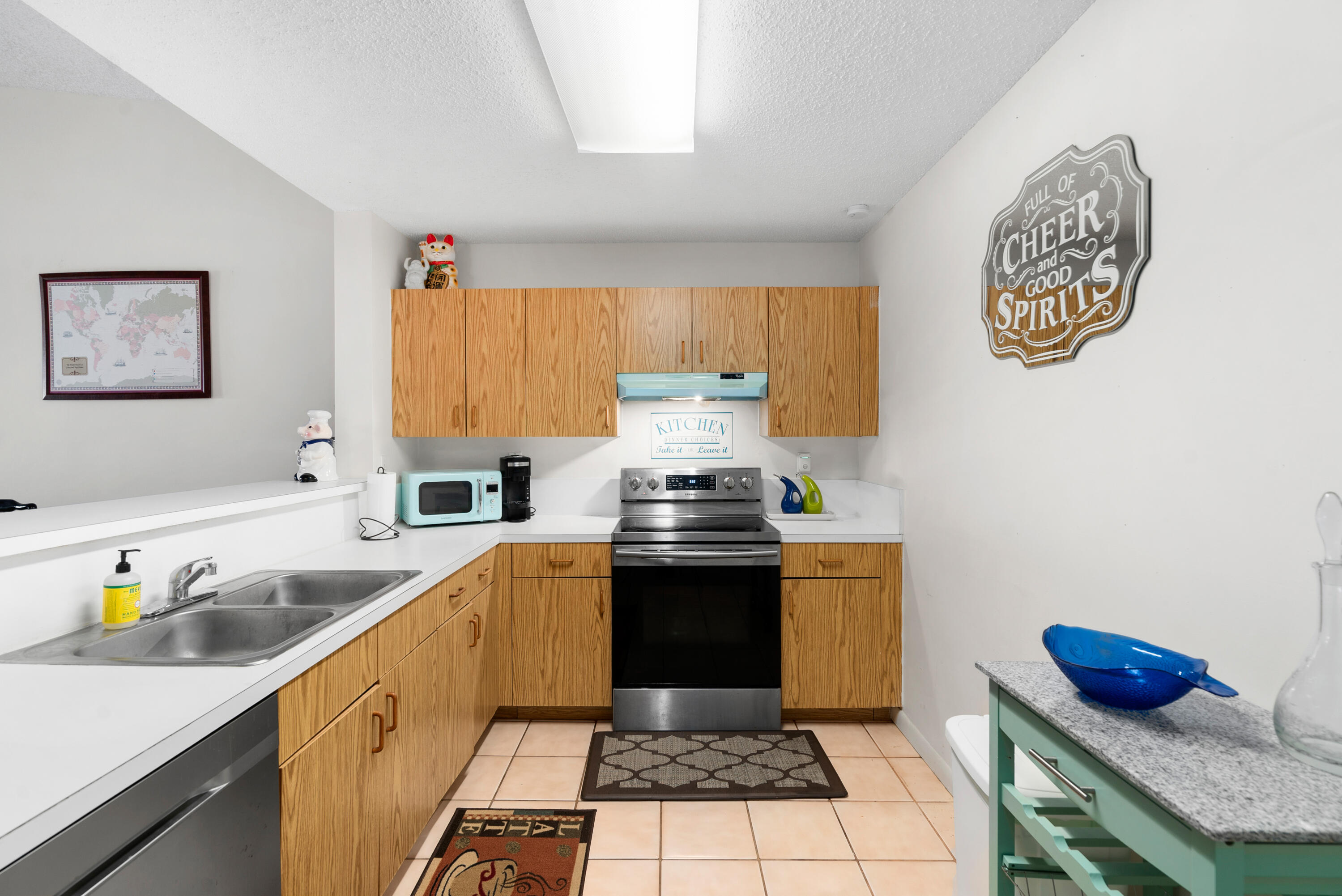 9842 Leeward Avenue Property Photo 21