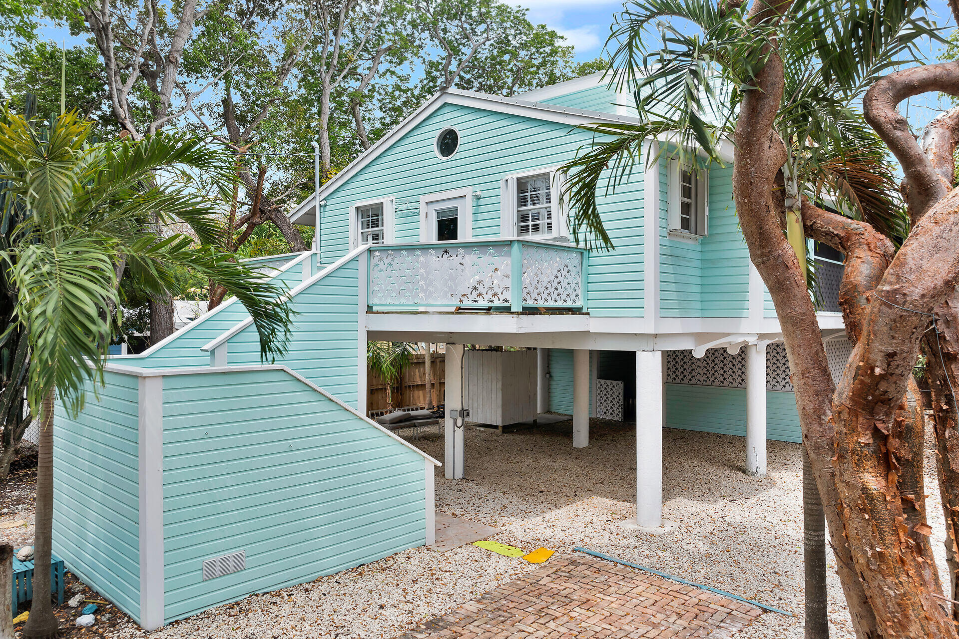 71 N Bay Harbor Drive Property Photo 1