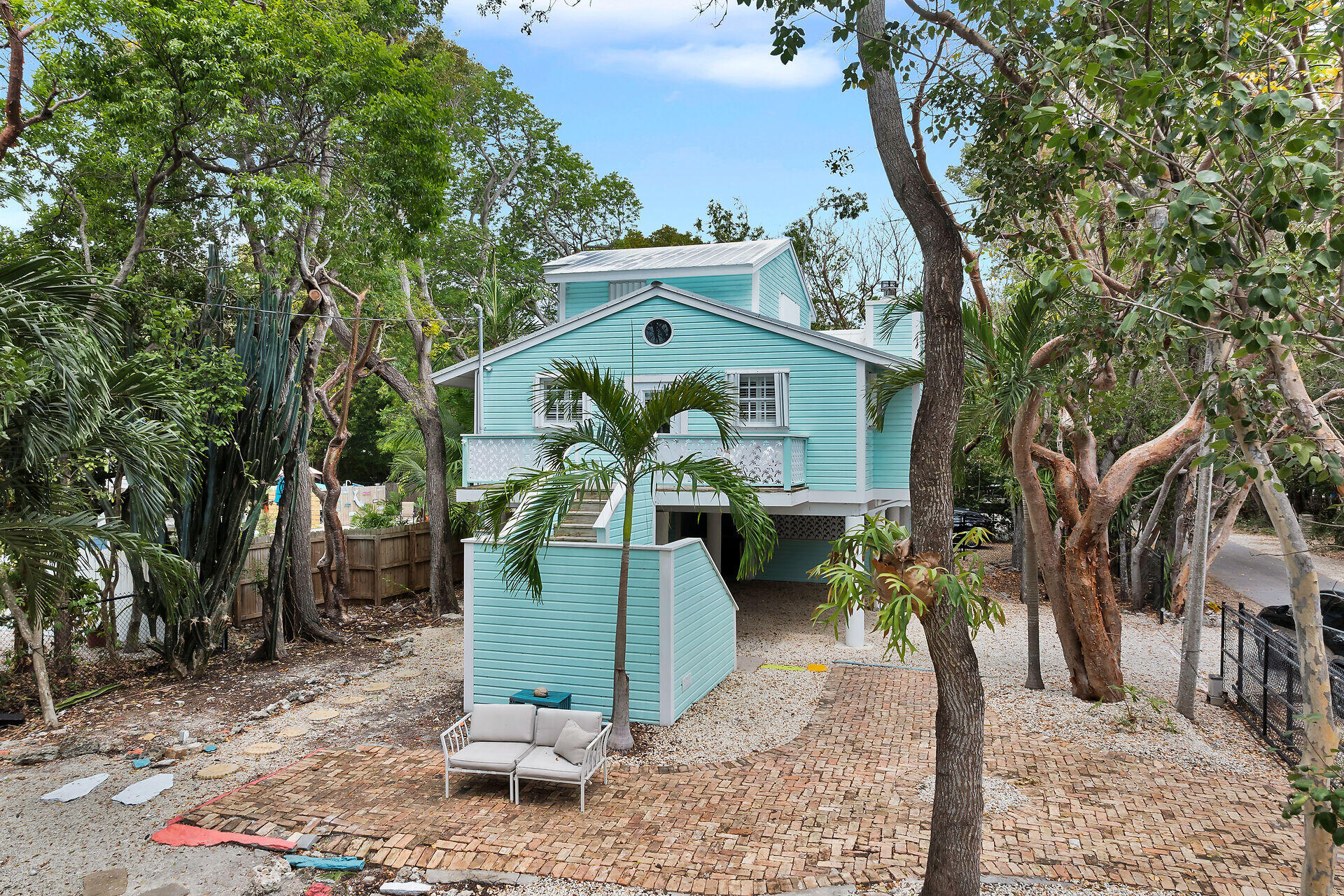 71 N Bay Harbor Drive Property Photo 2