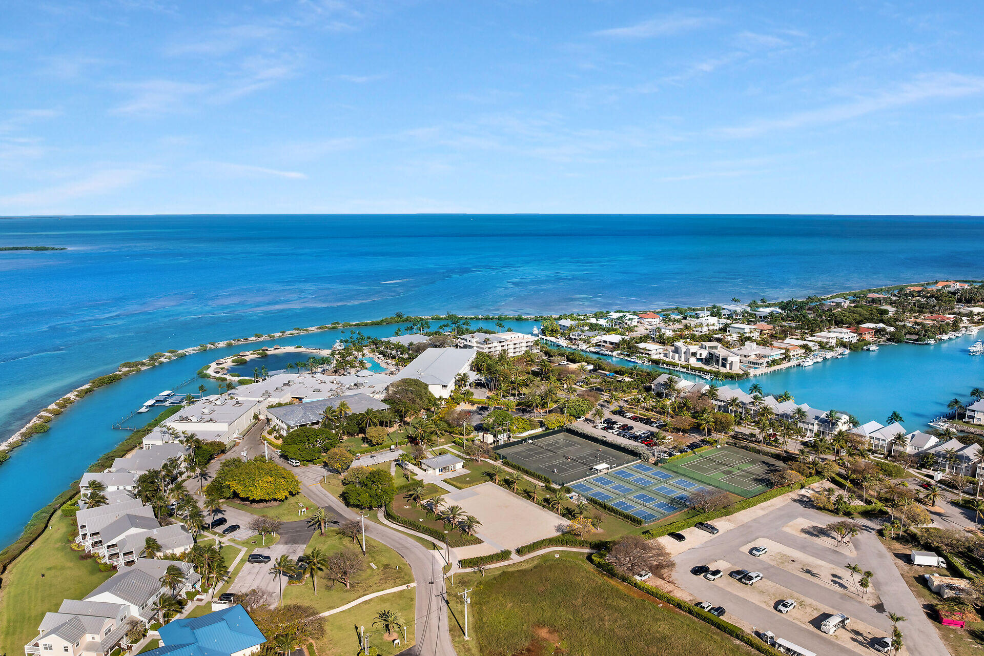 138 S Bahama Drive Property Photo 3