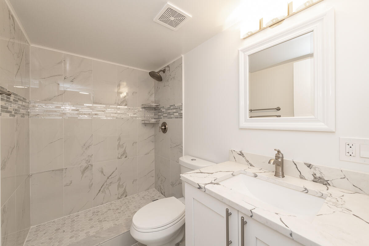3930 S Roosevelt Boulevard, W202 Property Photo 2