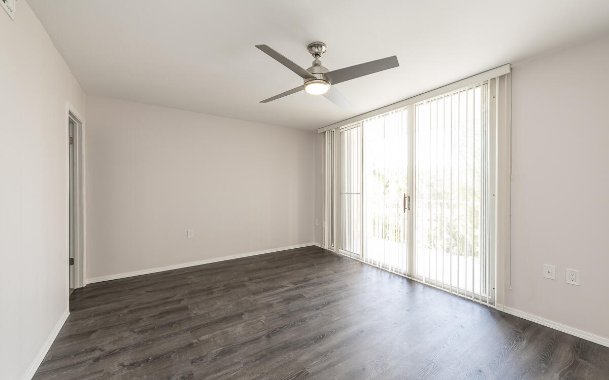 3930 S Roosevelt Boulevard, W202 Property Photo 6