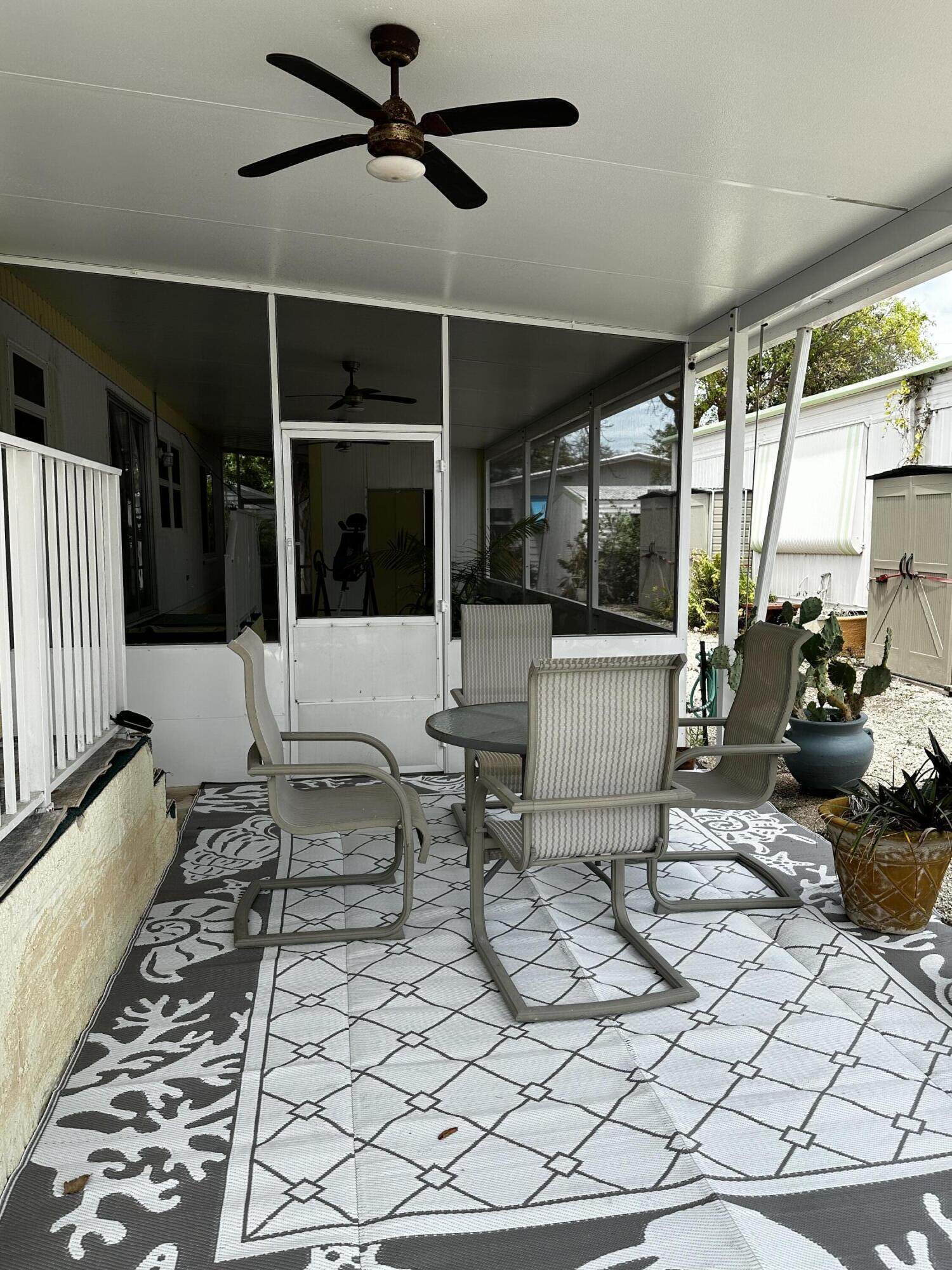 702 N Silver Circle Property Photo 2