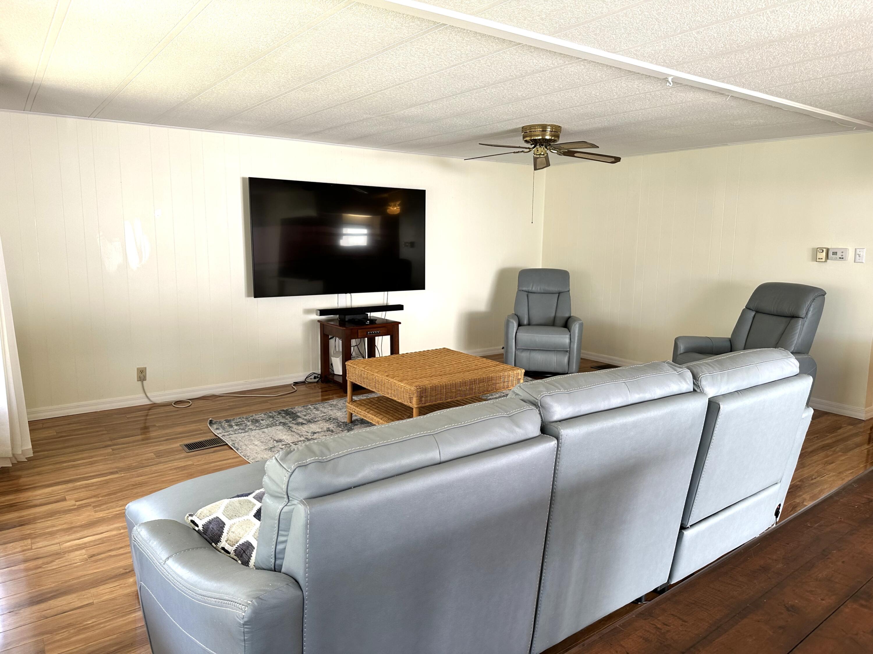 702 N Silver Circle Property Photo 6