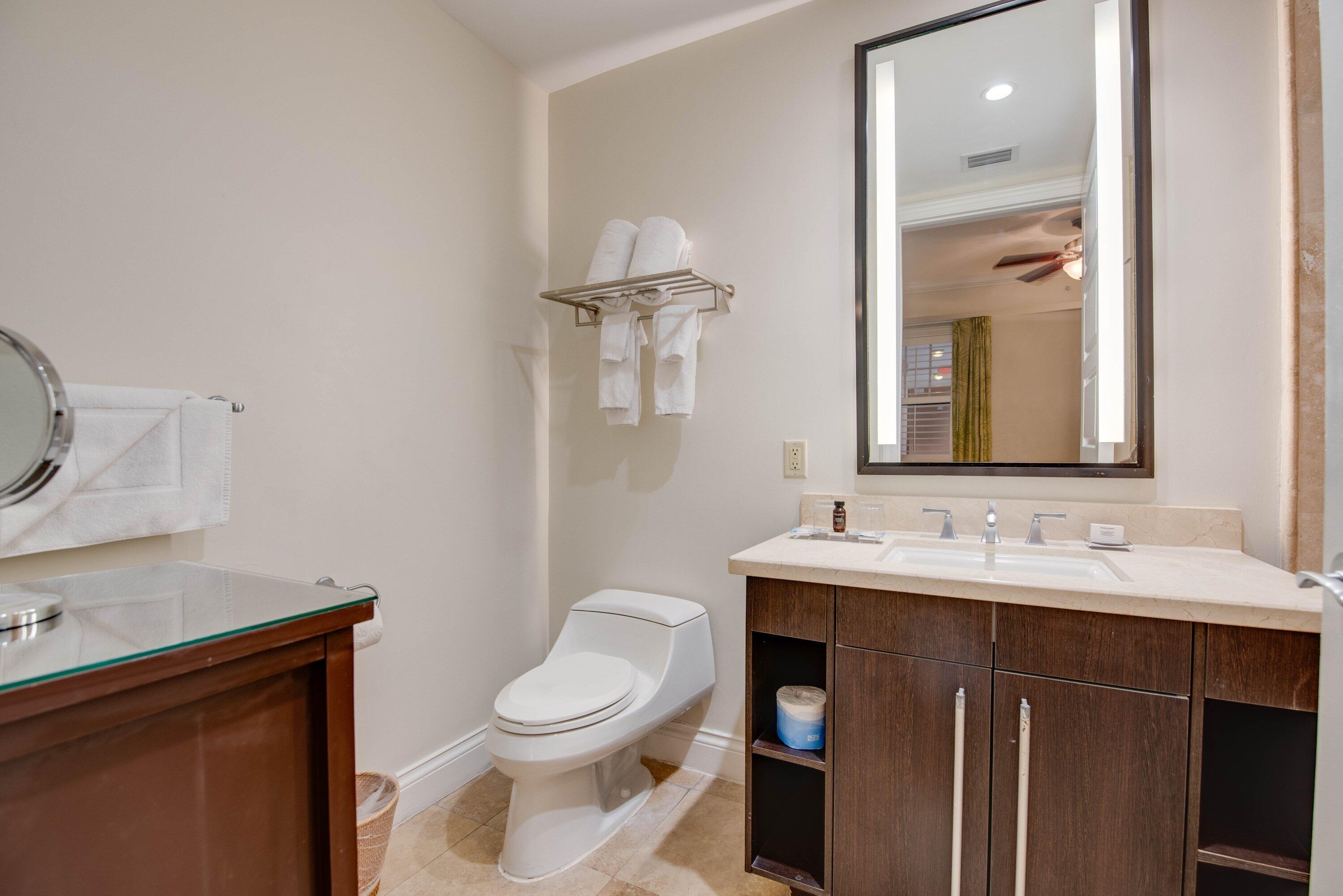 3841 N Roosevelt Boulevard, 415 Property Photo 26