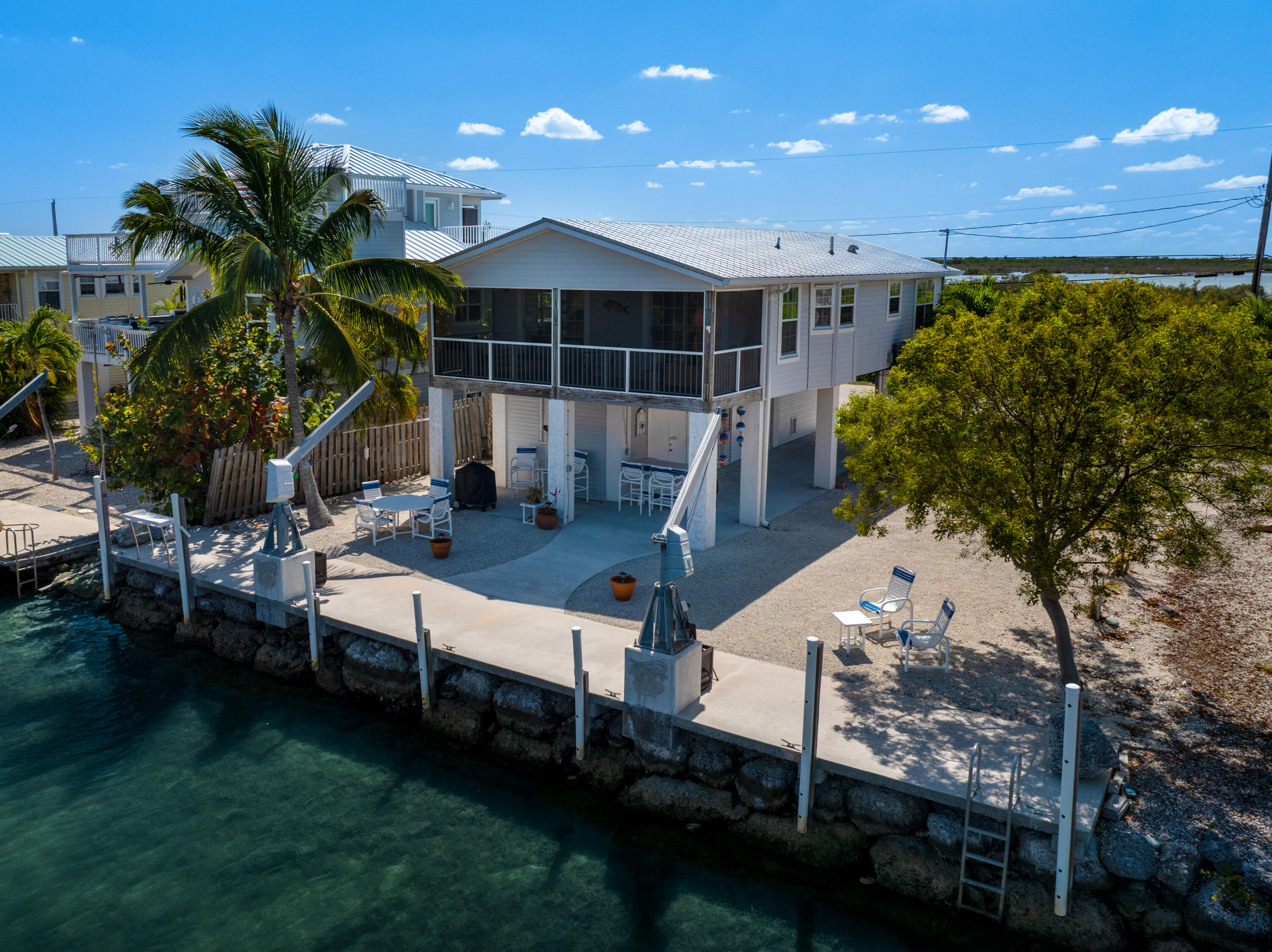 873 Indies Road Property Photo 4