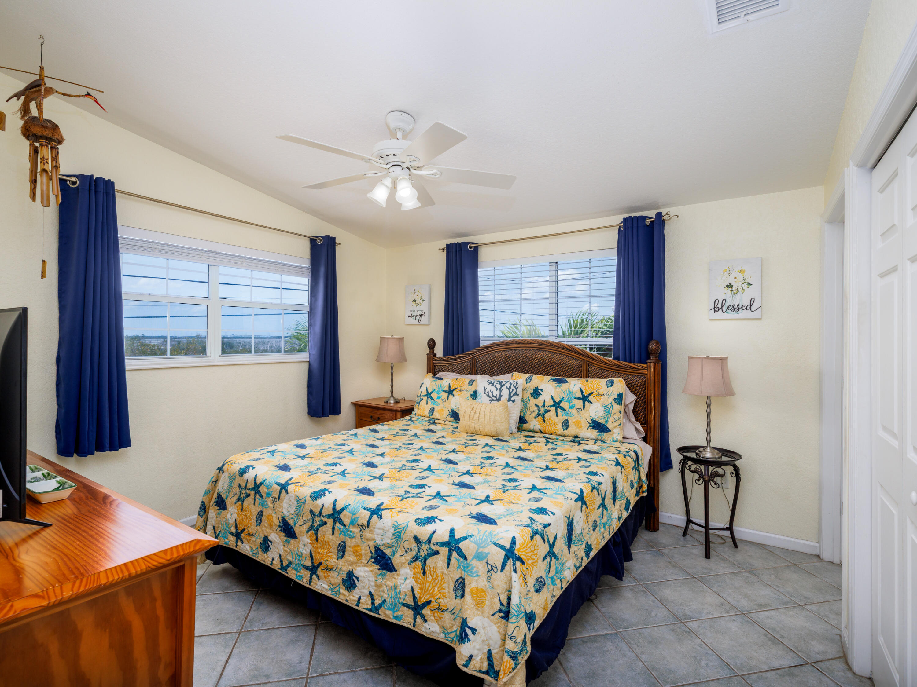 873 Indies Road Property Photo 14