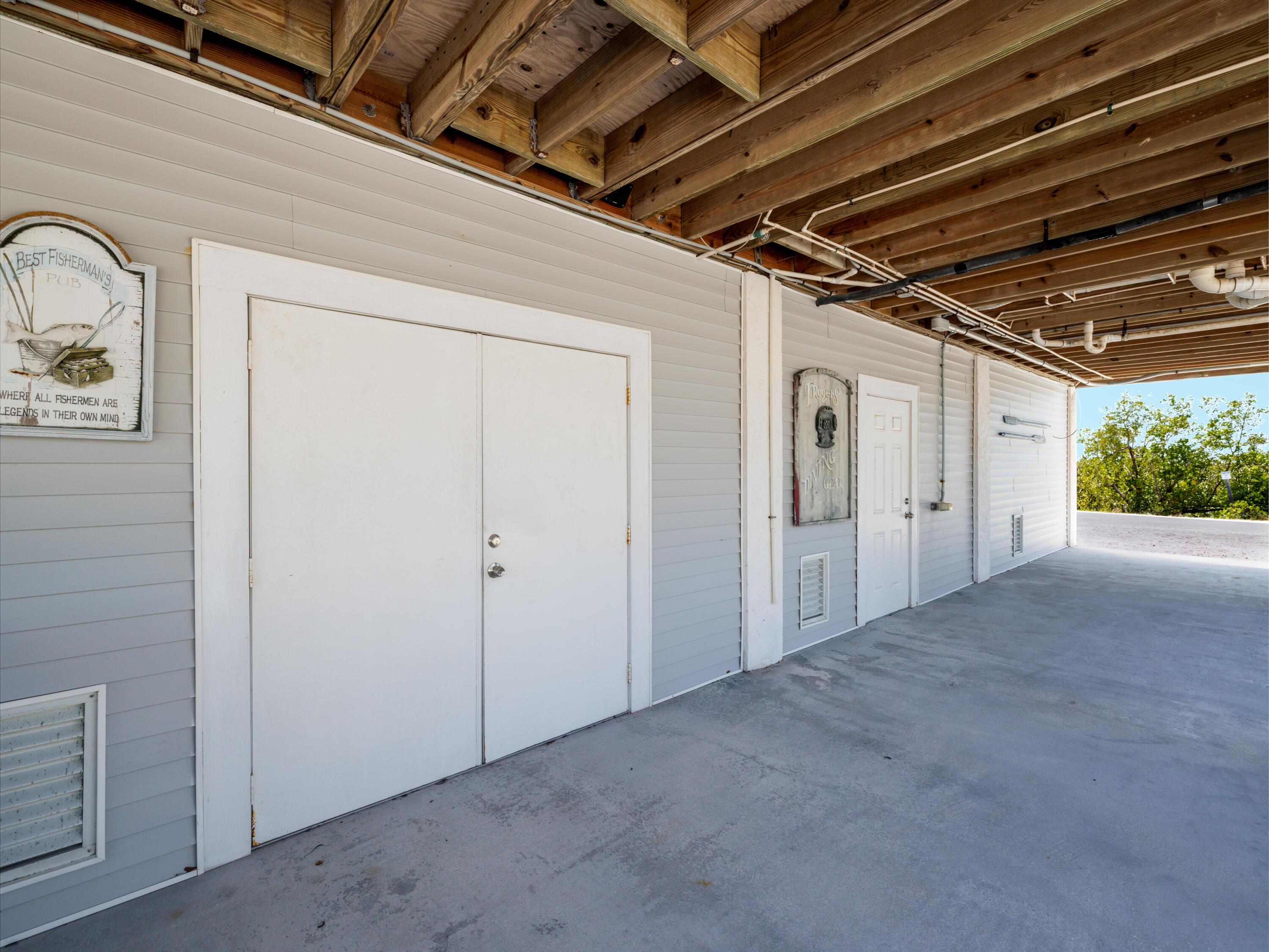 873 Indies Road Property Photo 31