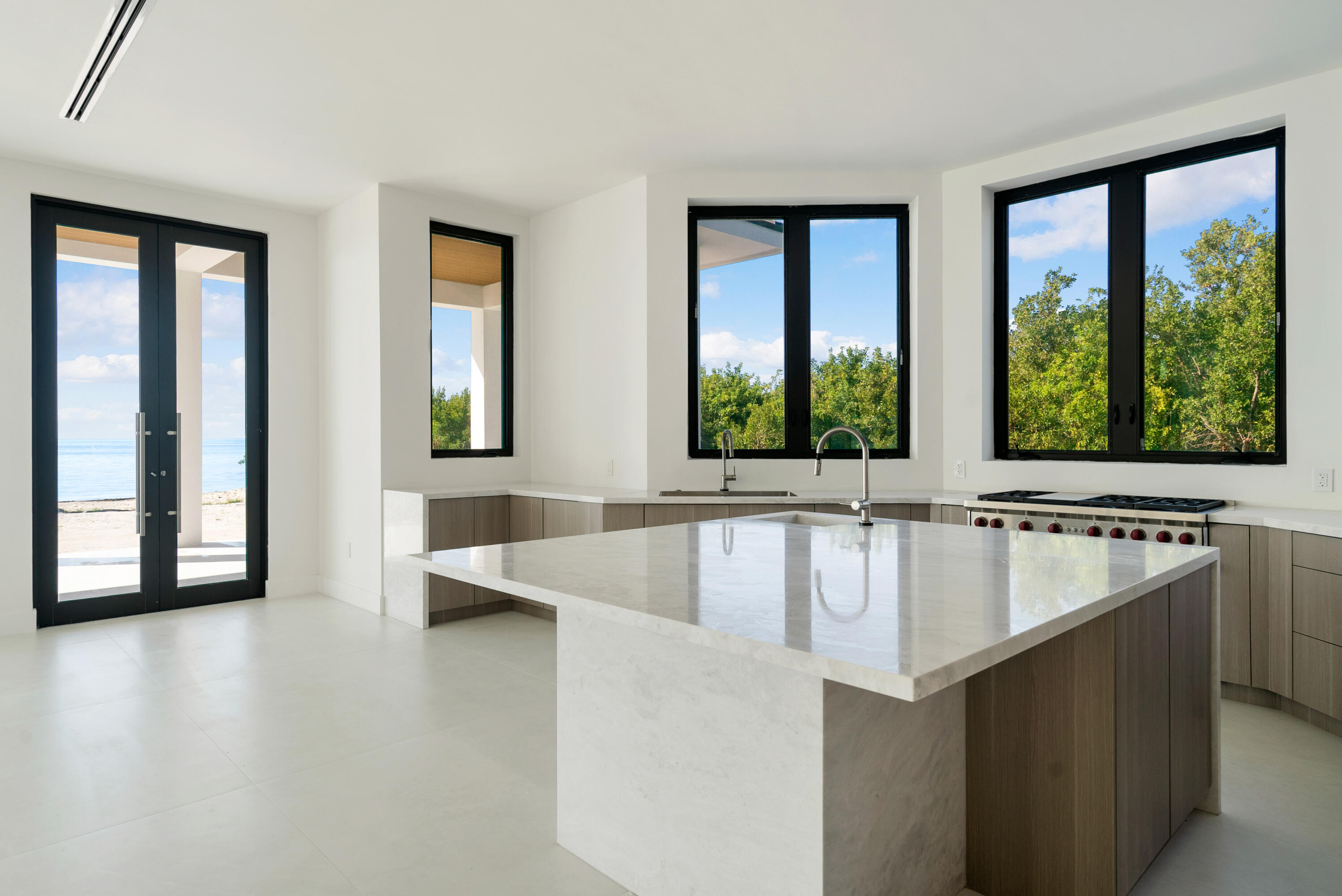 2405 Coco Plum Drive Property Photo 32