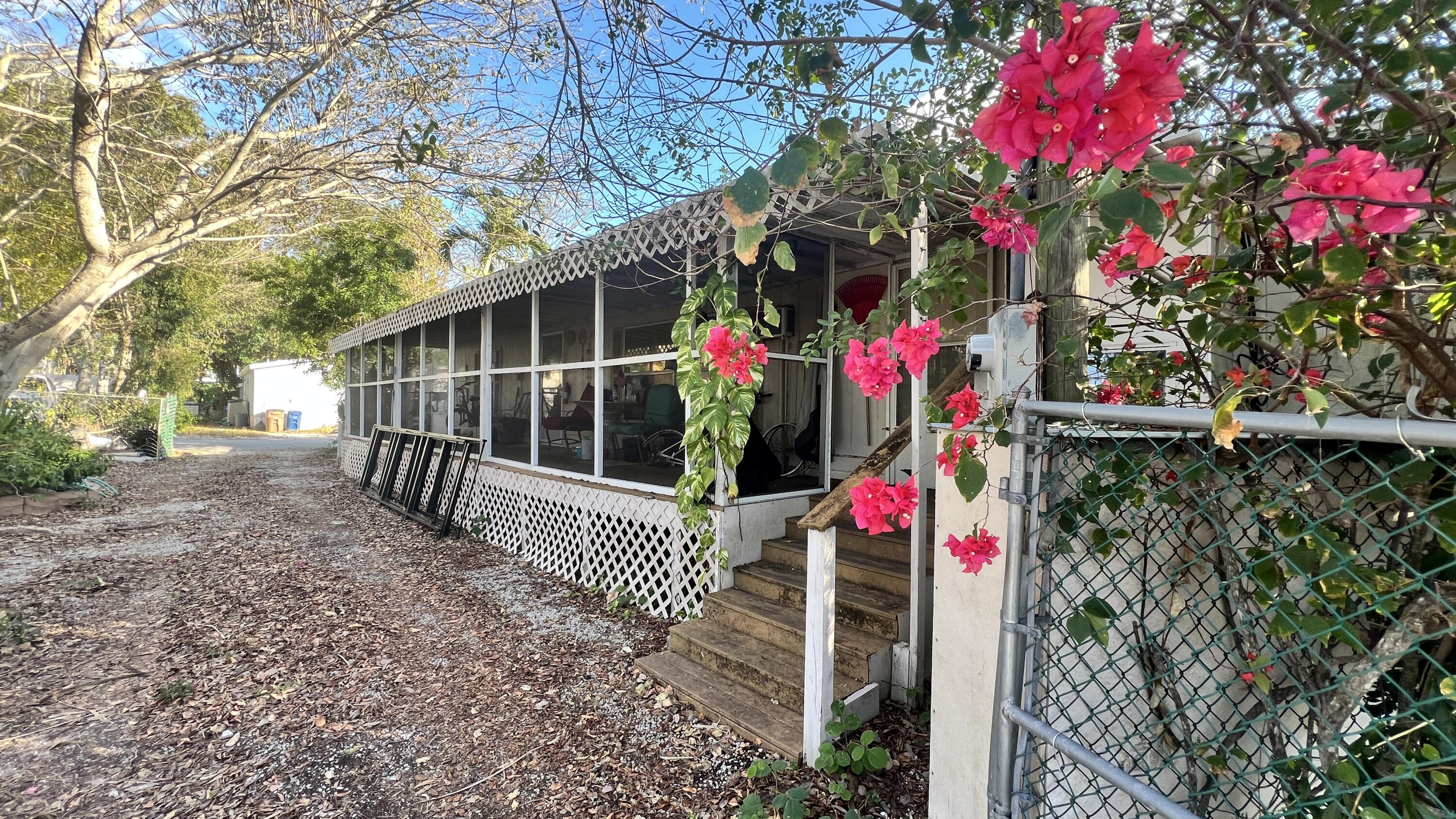 800 Oakwood Avenue Property Photo