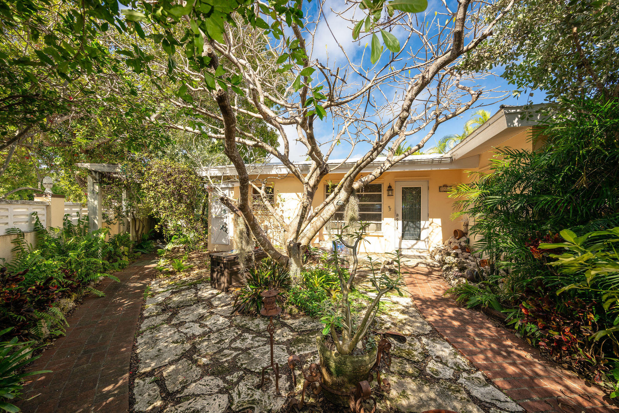 1703 South Street Property Photo 3