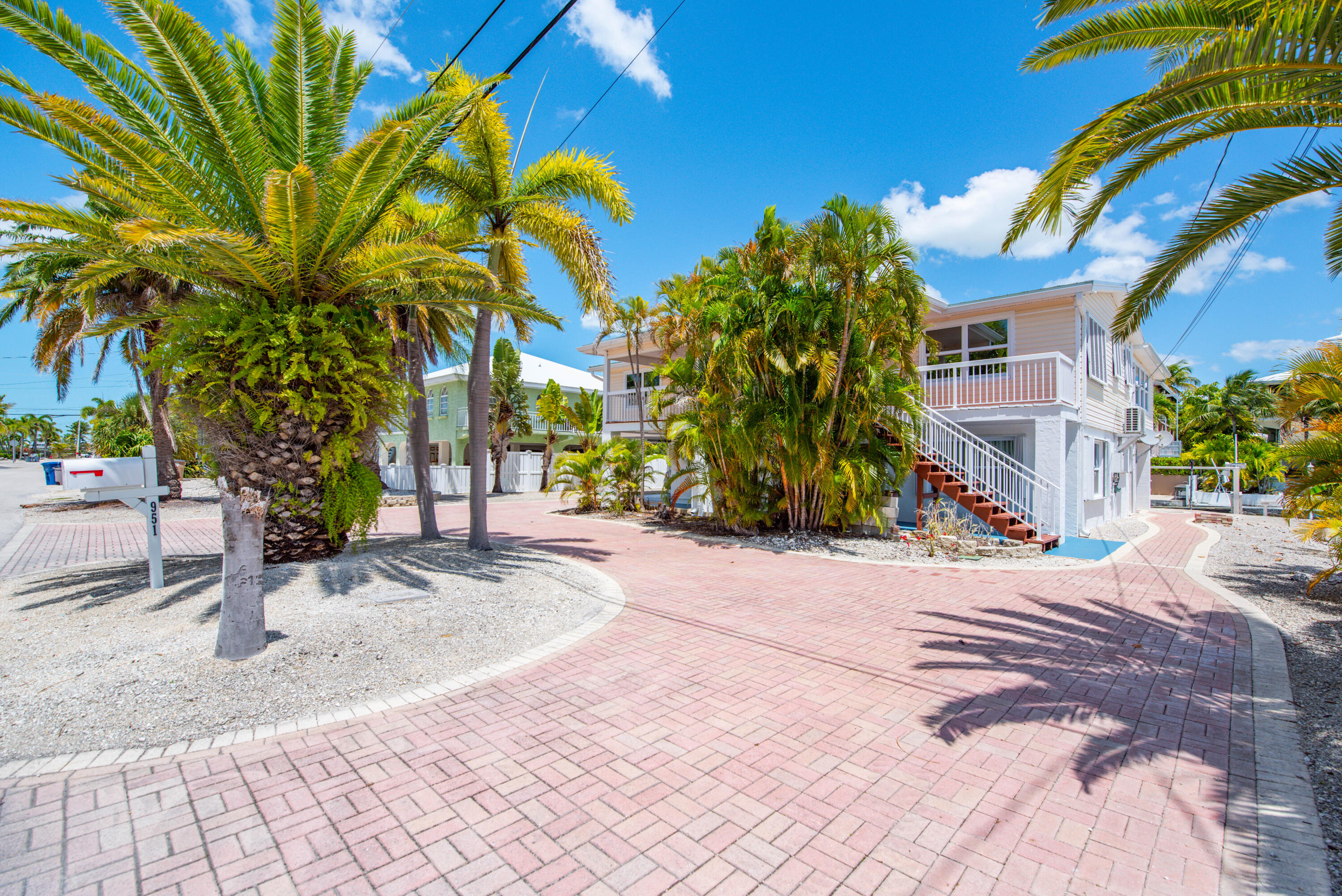 951 Lagoon Drive Property Photo 1