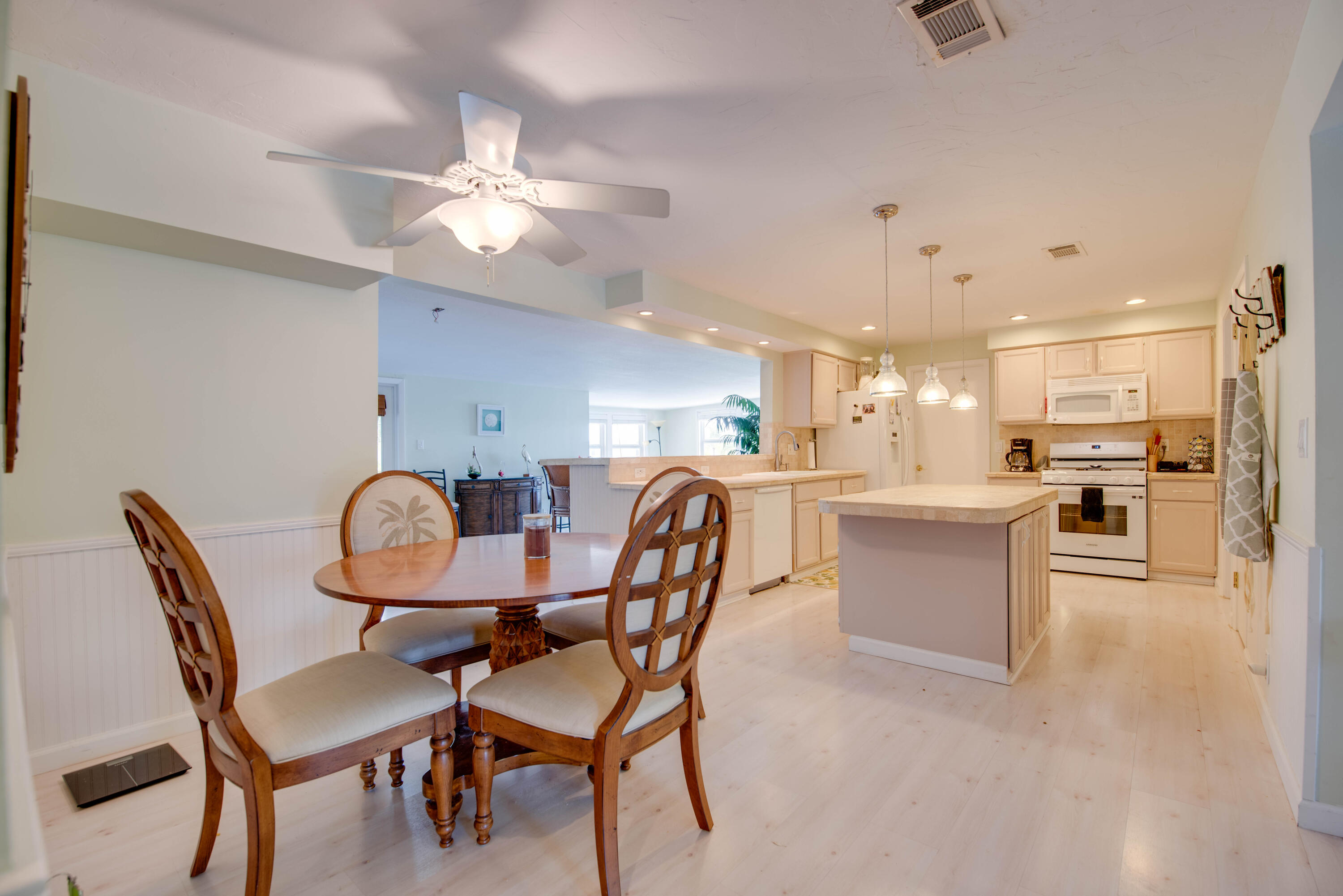 951 Lagoon Drive Property Photo 10