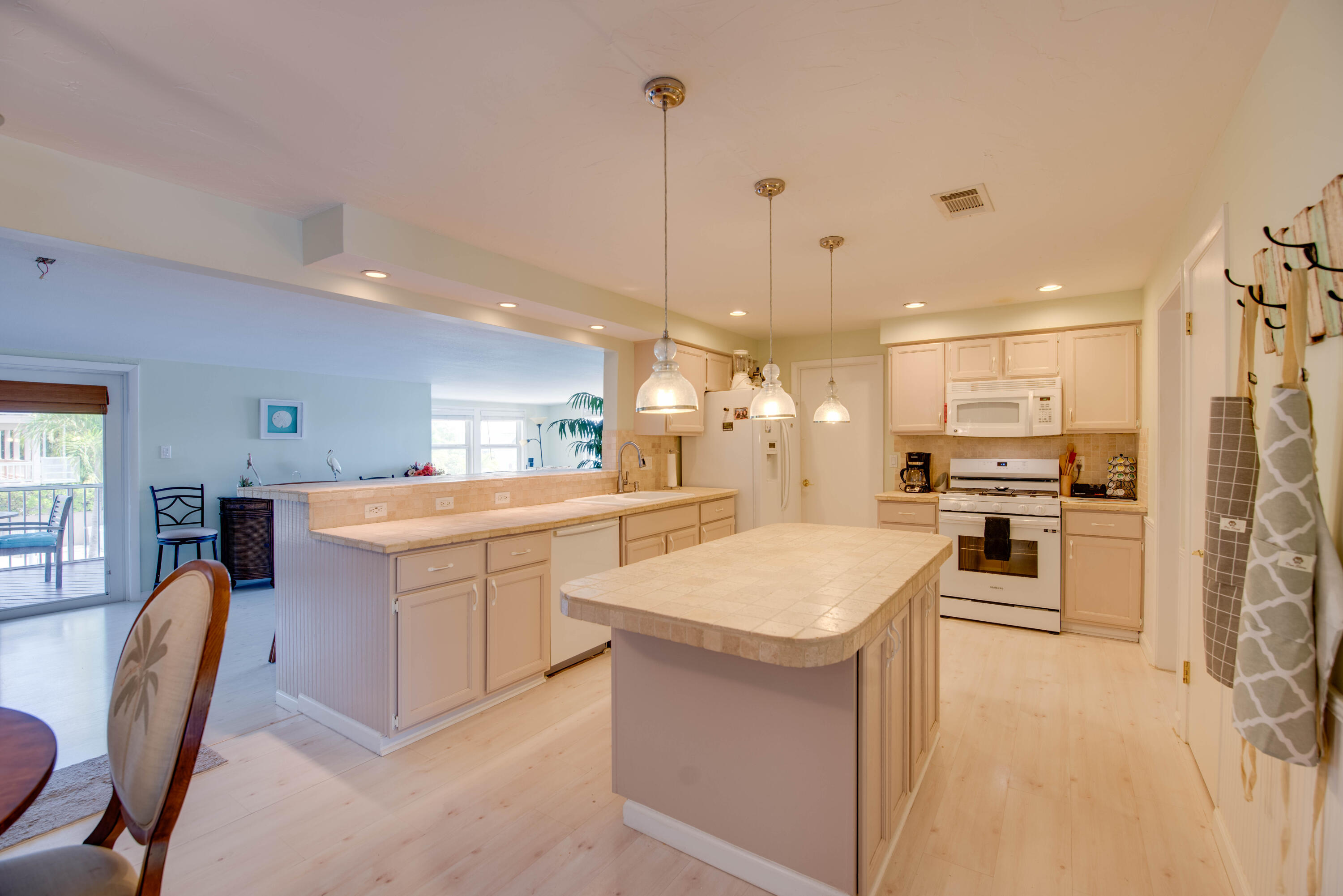 951 Lagoon Drive Property Photo 11