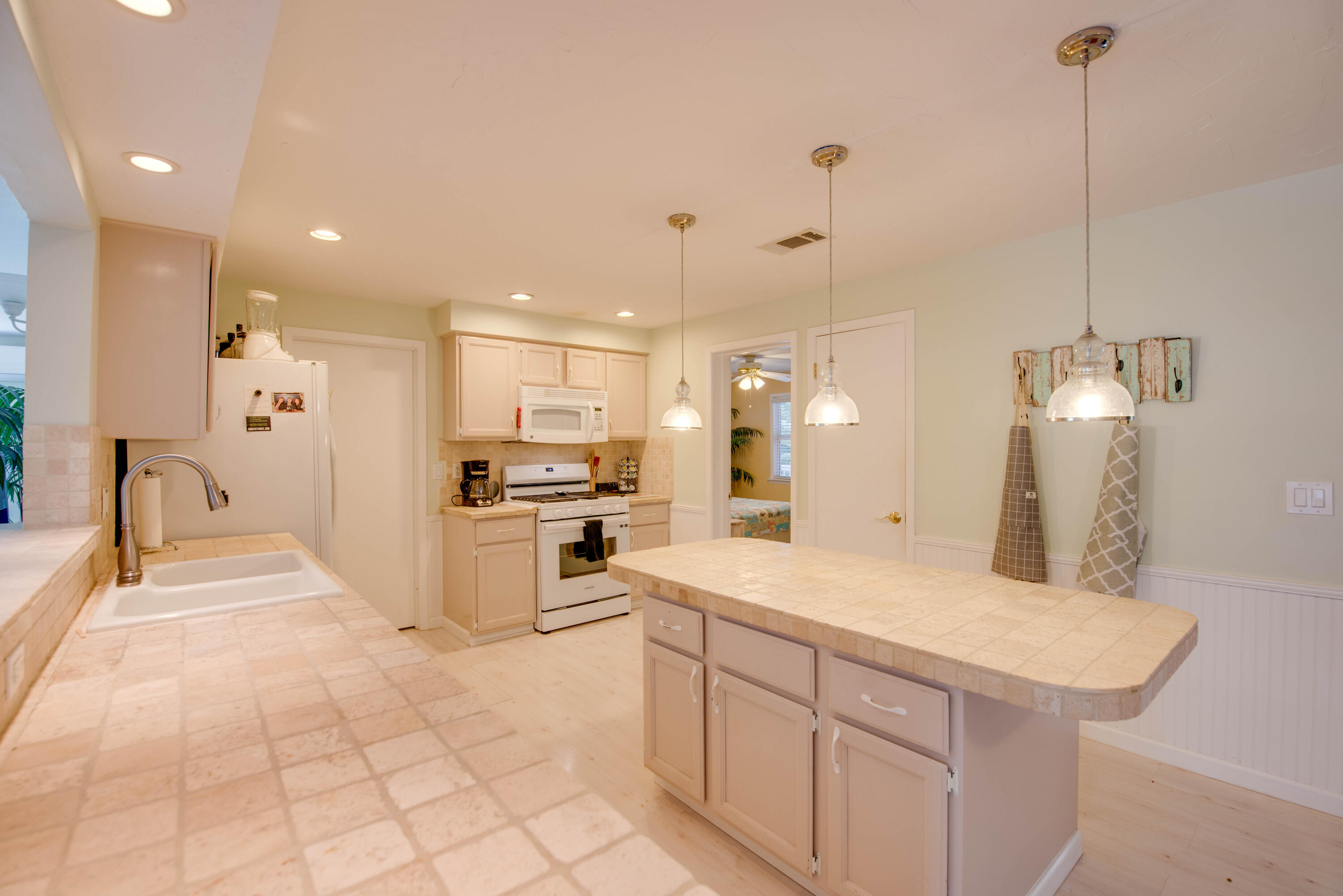 951 Lagoon Drive Property Photo 12