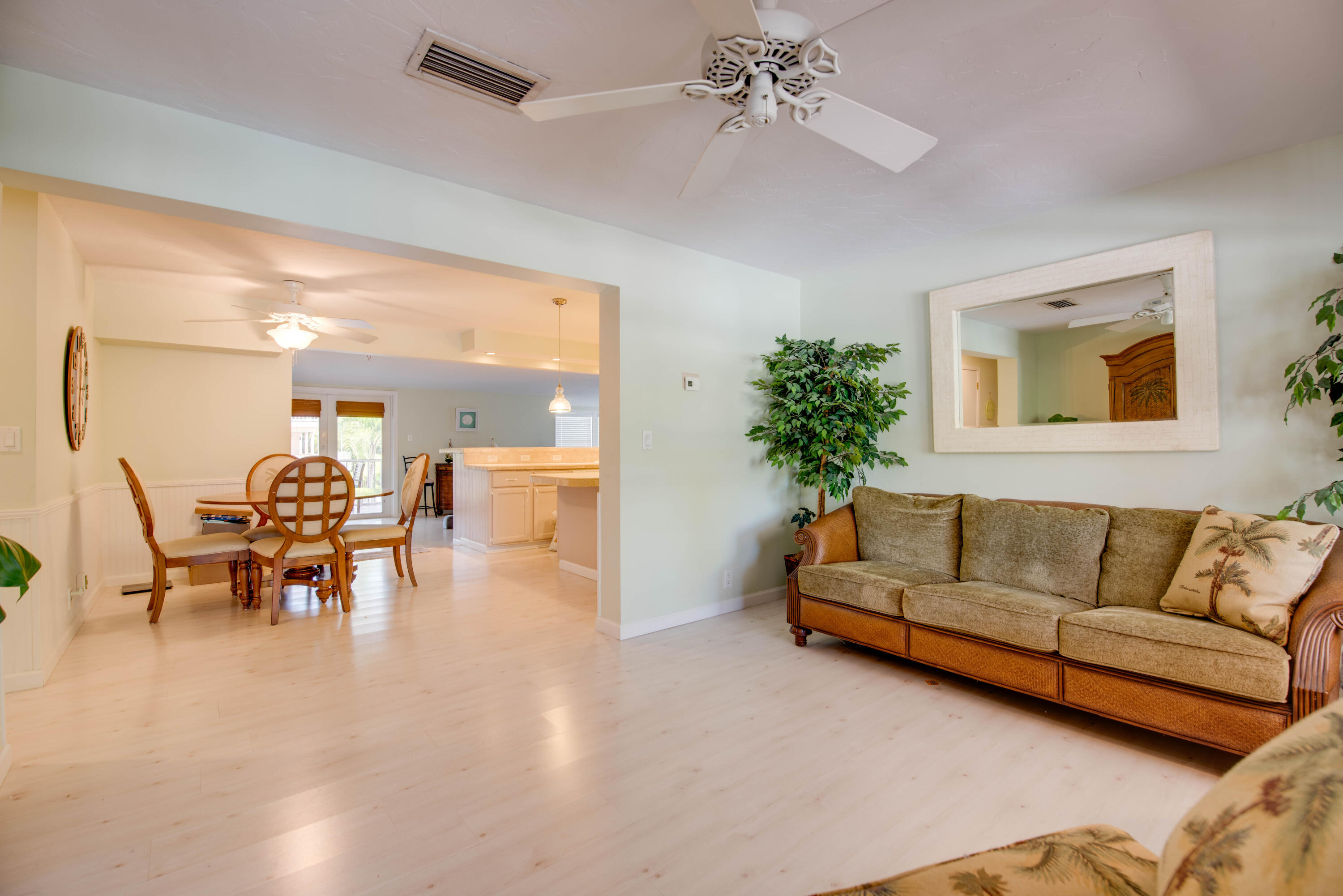 951 Lagoon Drive Property Photo 17