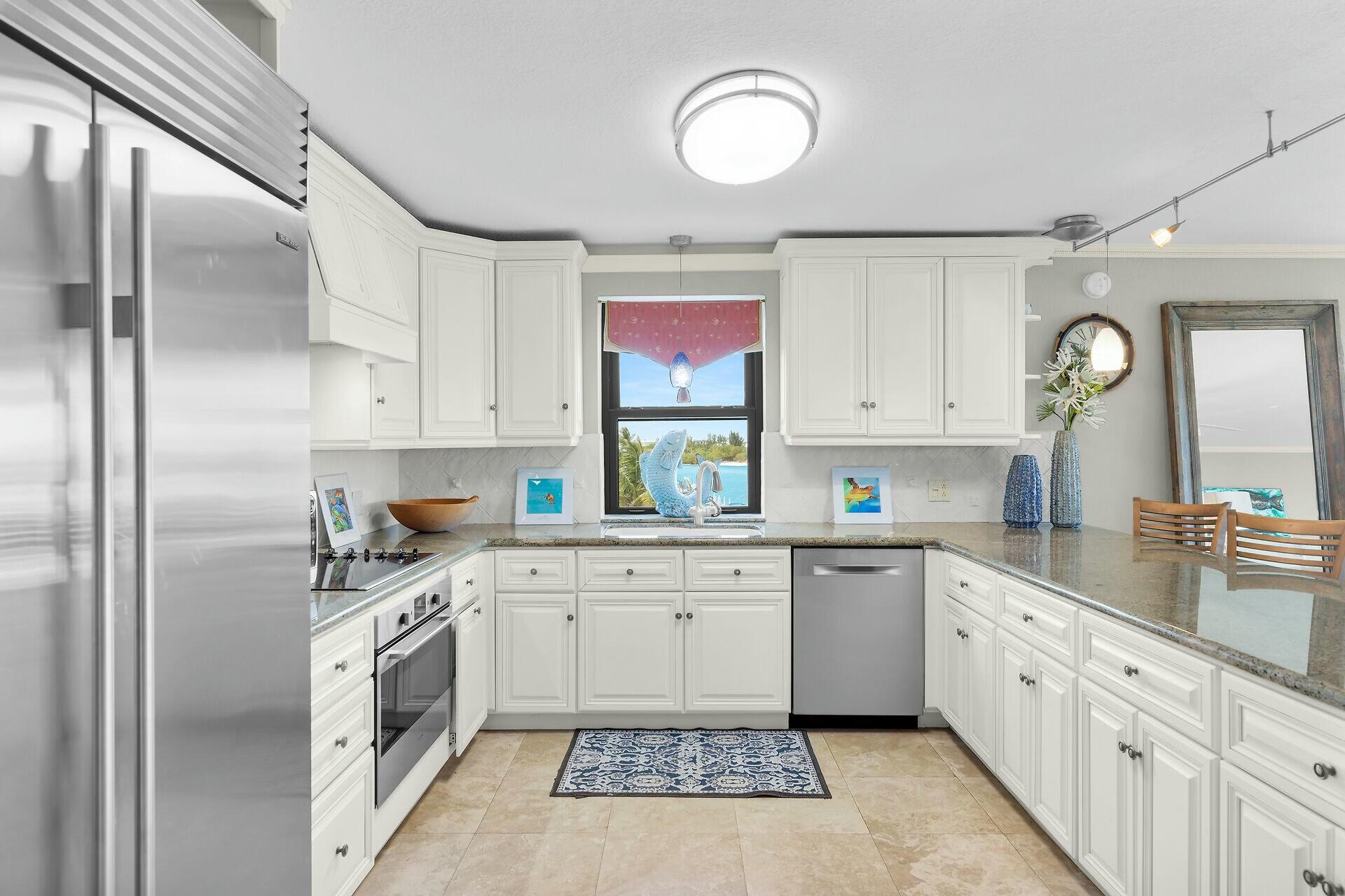 101 E Ocean Drive, C401 Property Photo 6