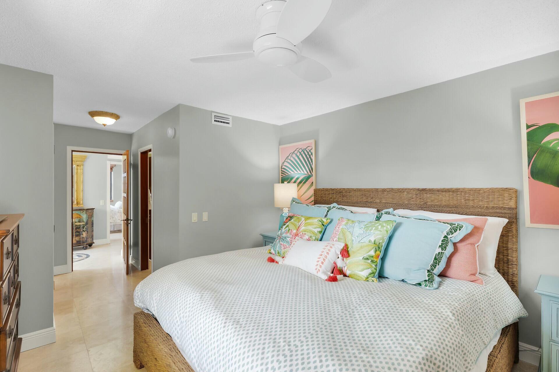 101 E Ocean Drive, C401 Property Photo 52