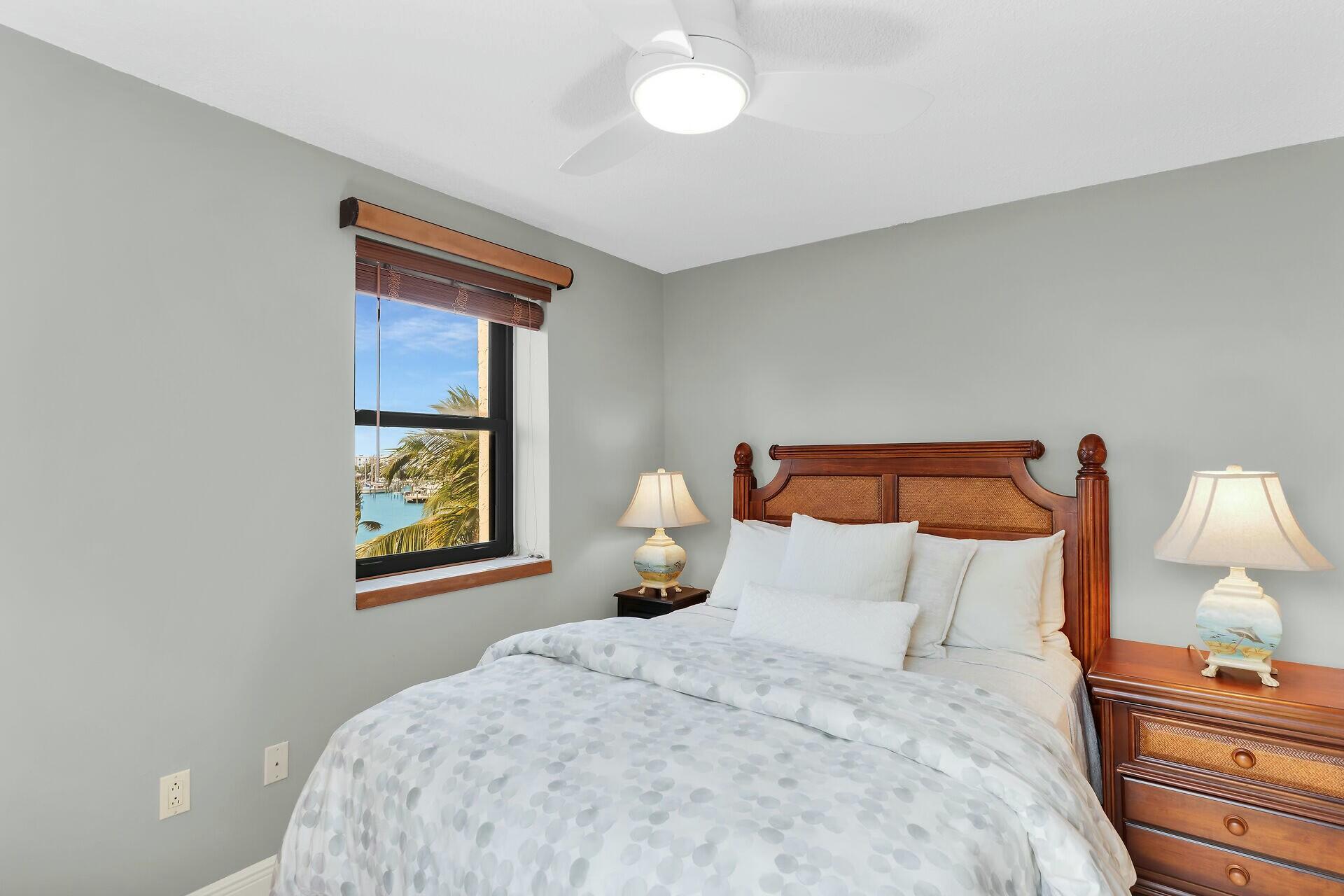 101 E Ocean Drive, C401 Property Photo 53