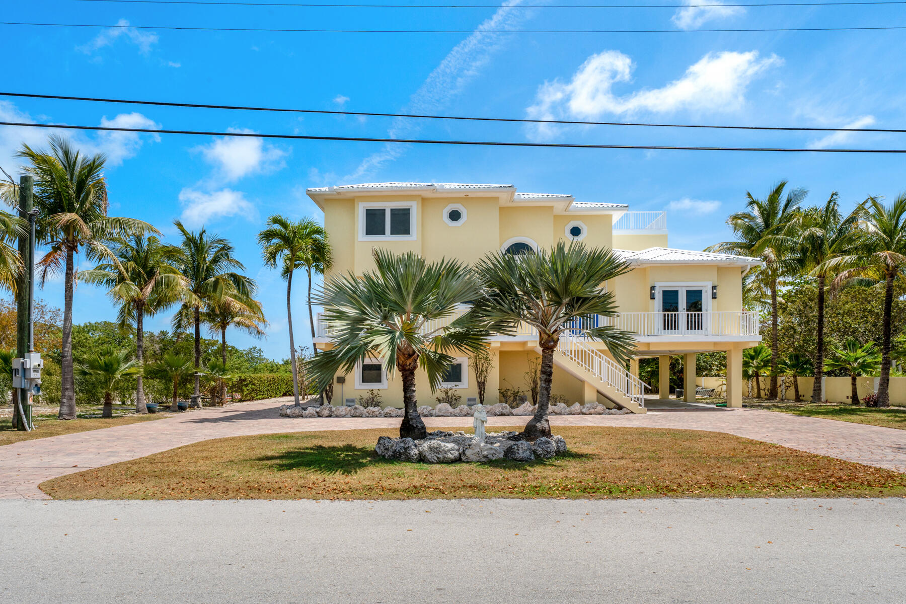 205 Stirrup Key Boulevard Property Photo 2