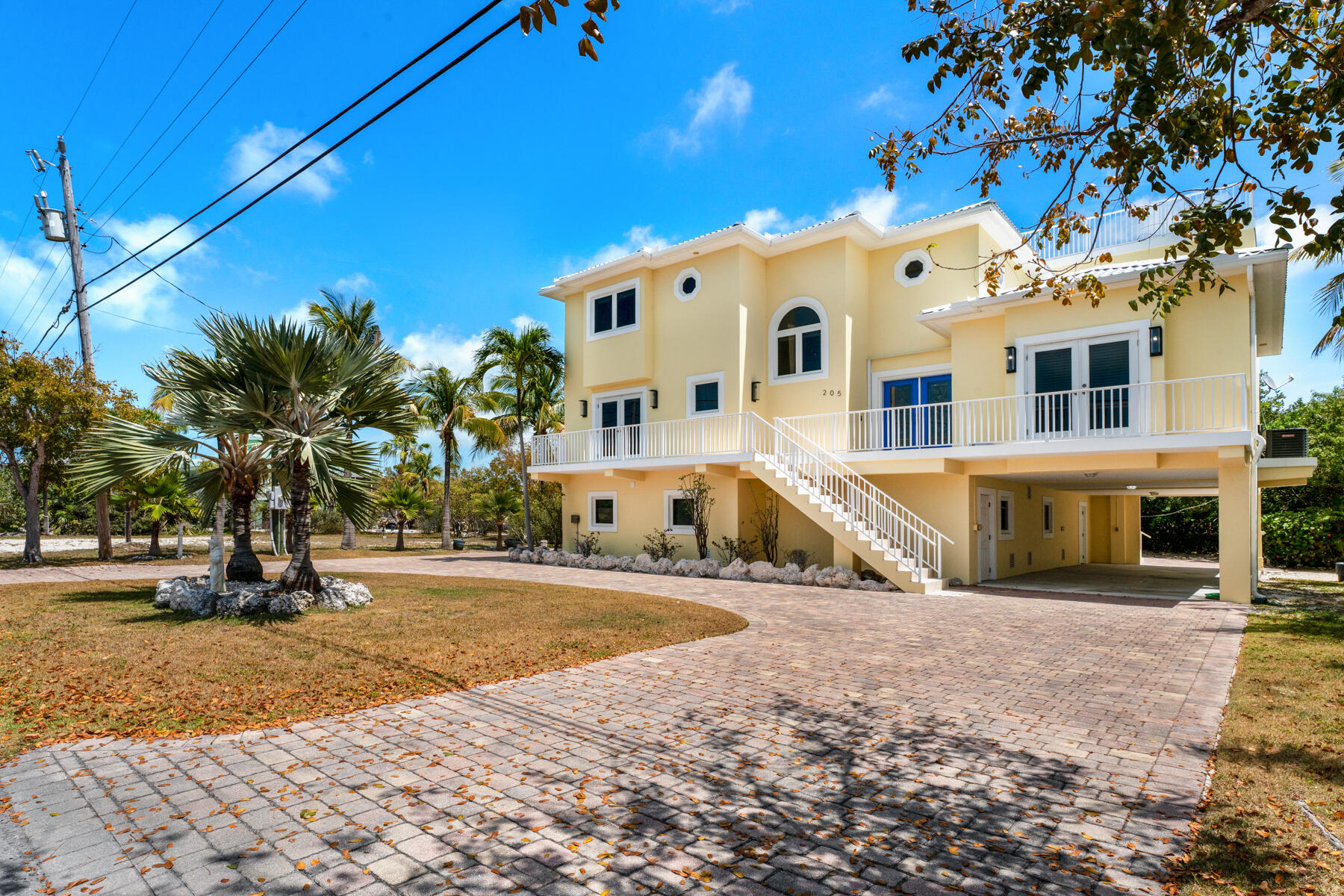 205 Stirrup Key Boulevard Property Photo 3