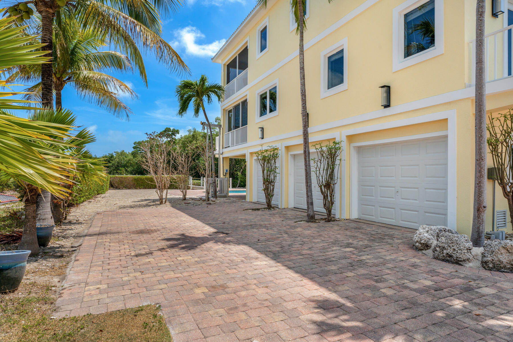 205 Stirrup Key Boulevard Property Photo 5