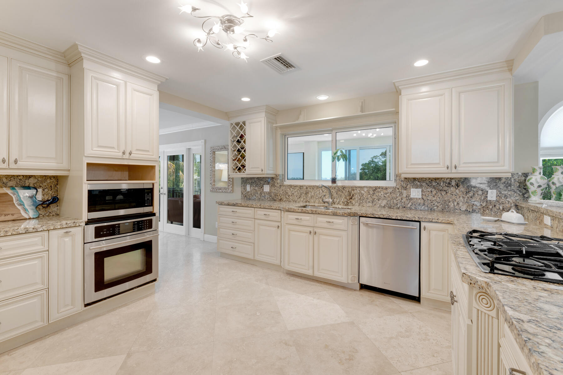 205 Stirrup Key Boulevard Property Photo 13