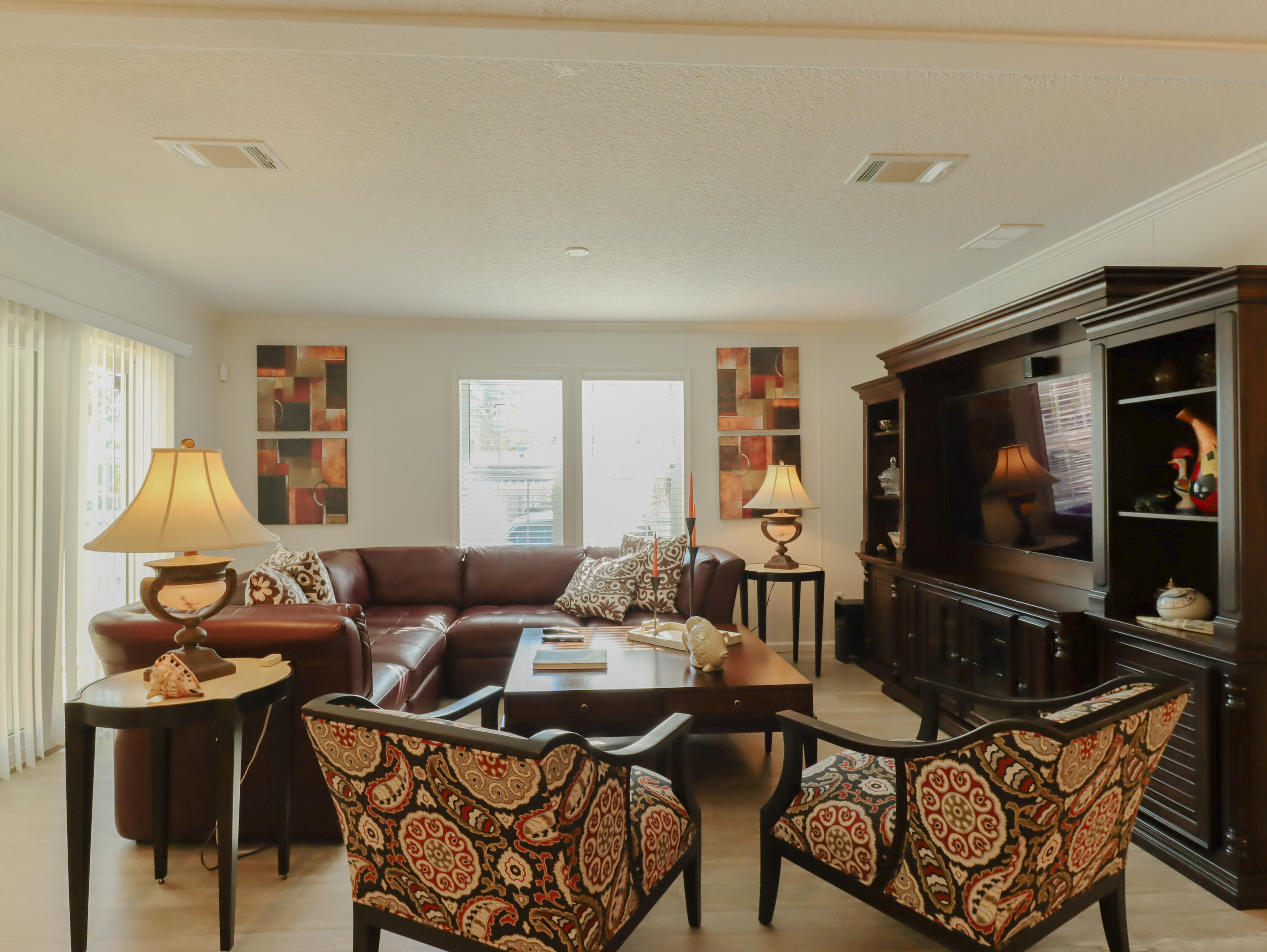50 Ave A Property Photo 5