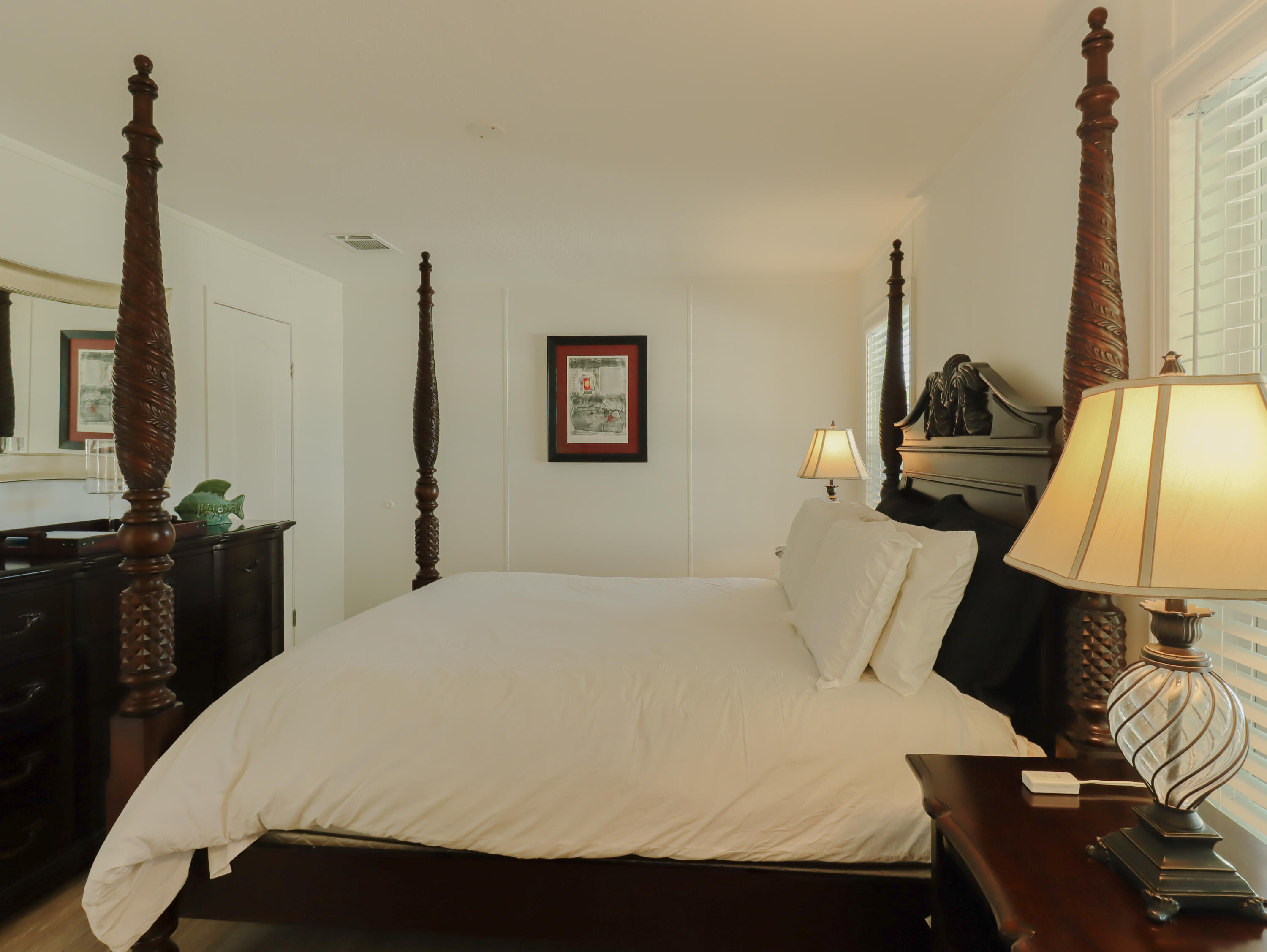 50 Ave A Property Photo 9