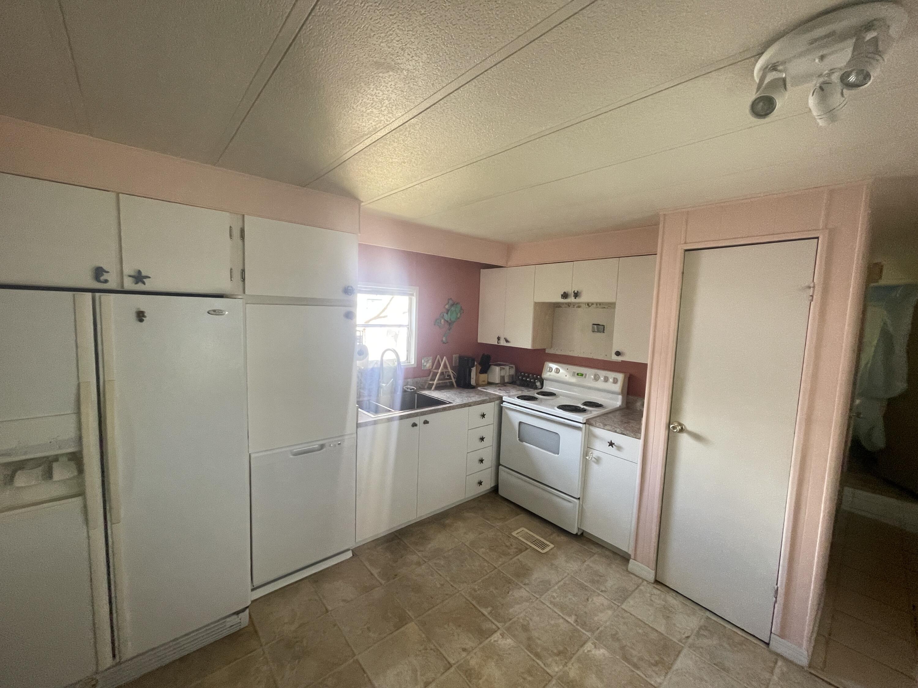 710 N Silver Circle Property Photo 4