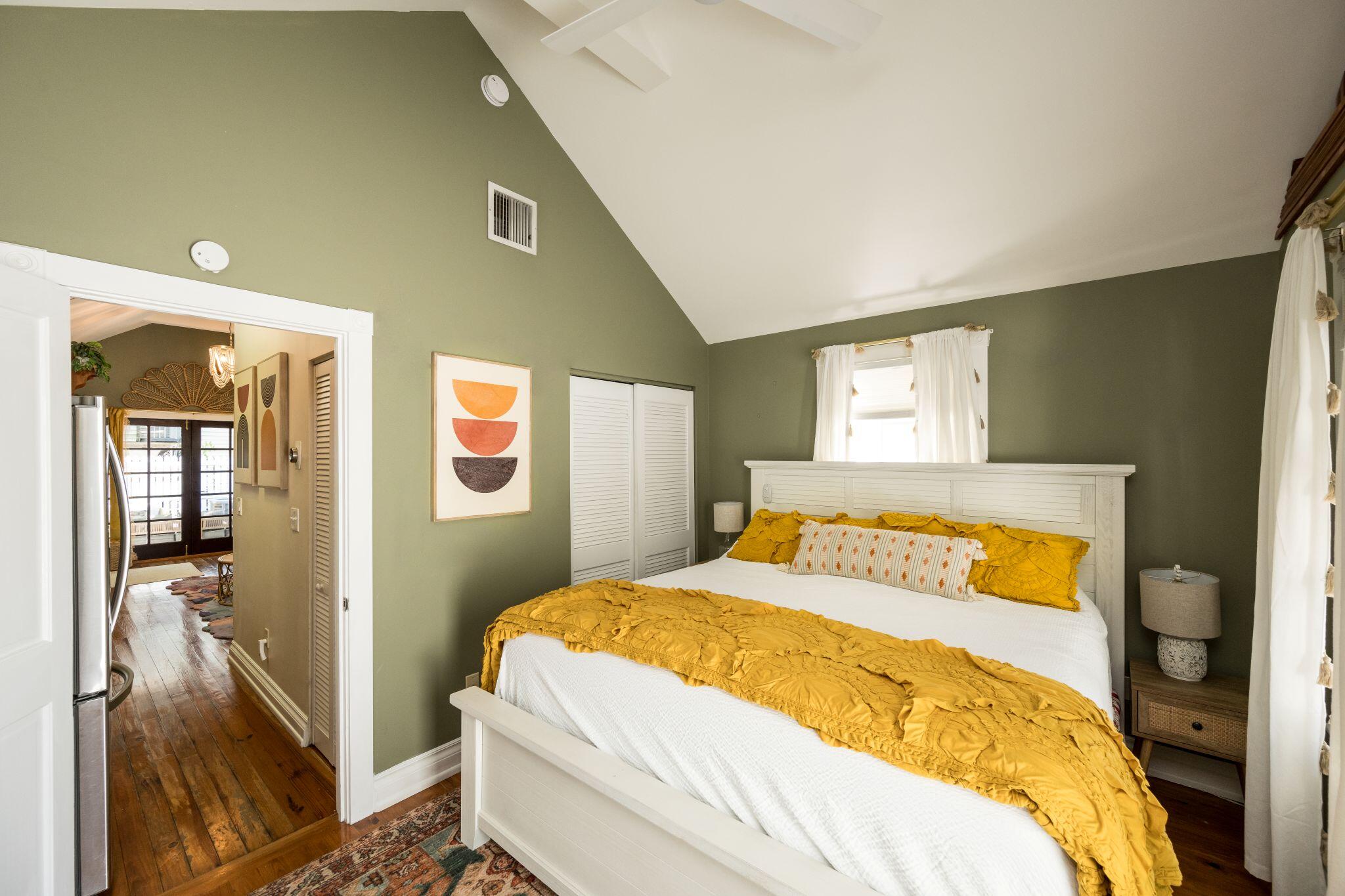 1011 Howe Street Property Photo 4
