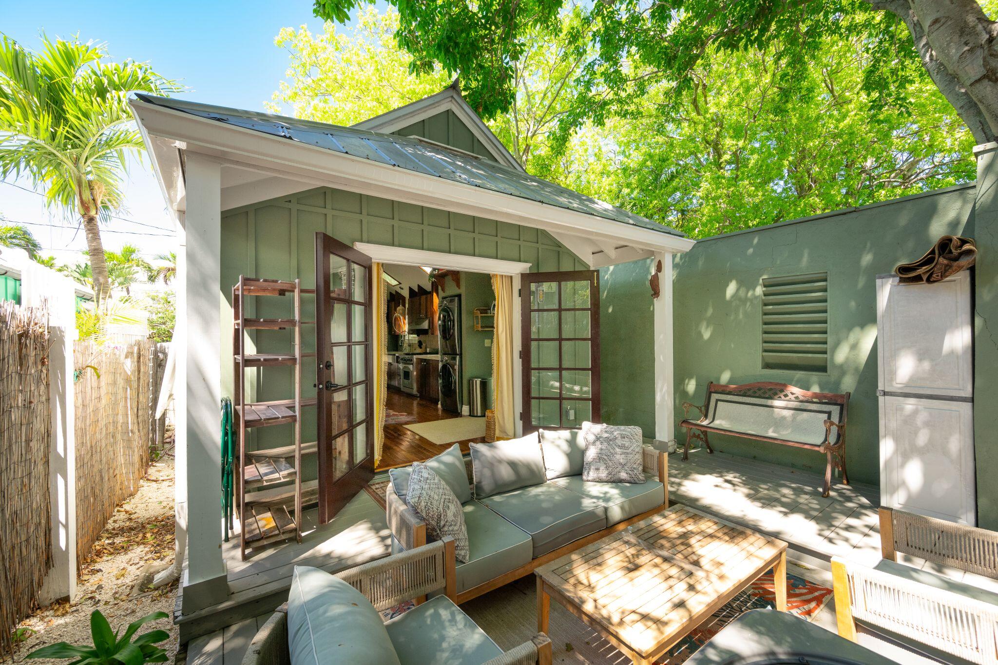 1011 Howe Street Property Photo 19