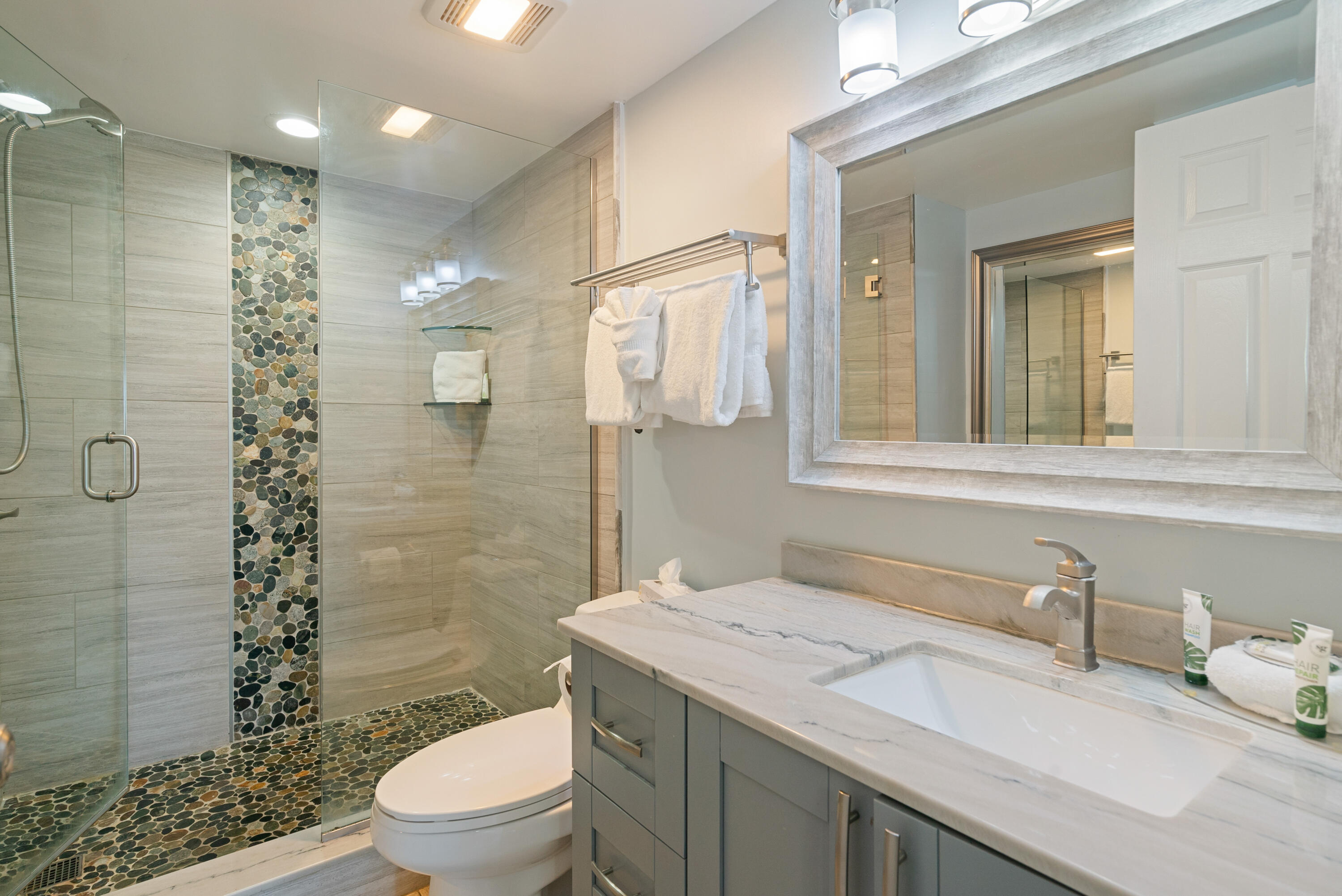 500 Burton Drive, 1411 Property Photo 8
