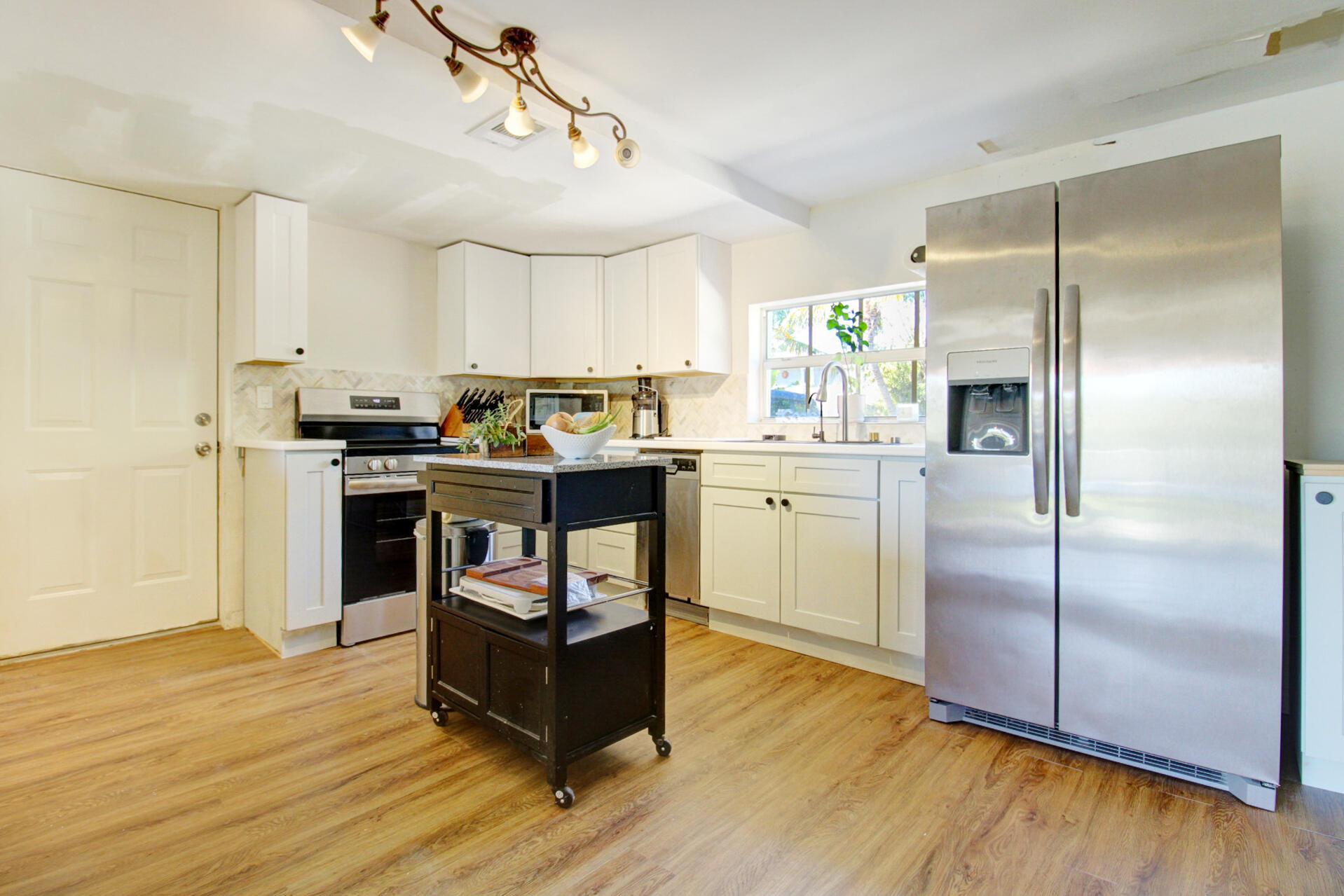 133 Valois Boulevard Property Photo 7