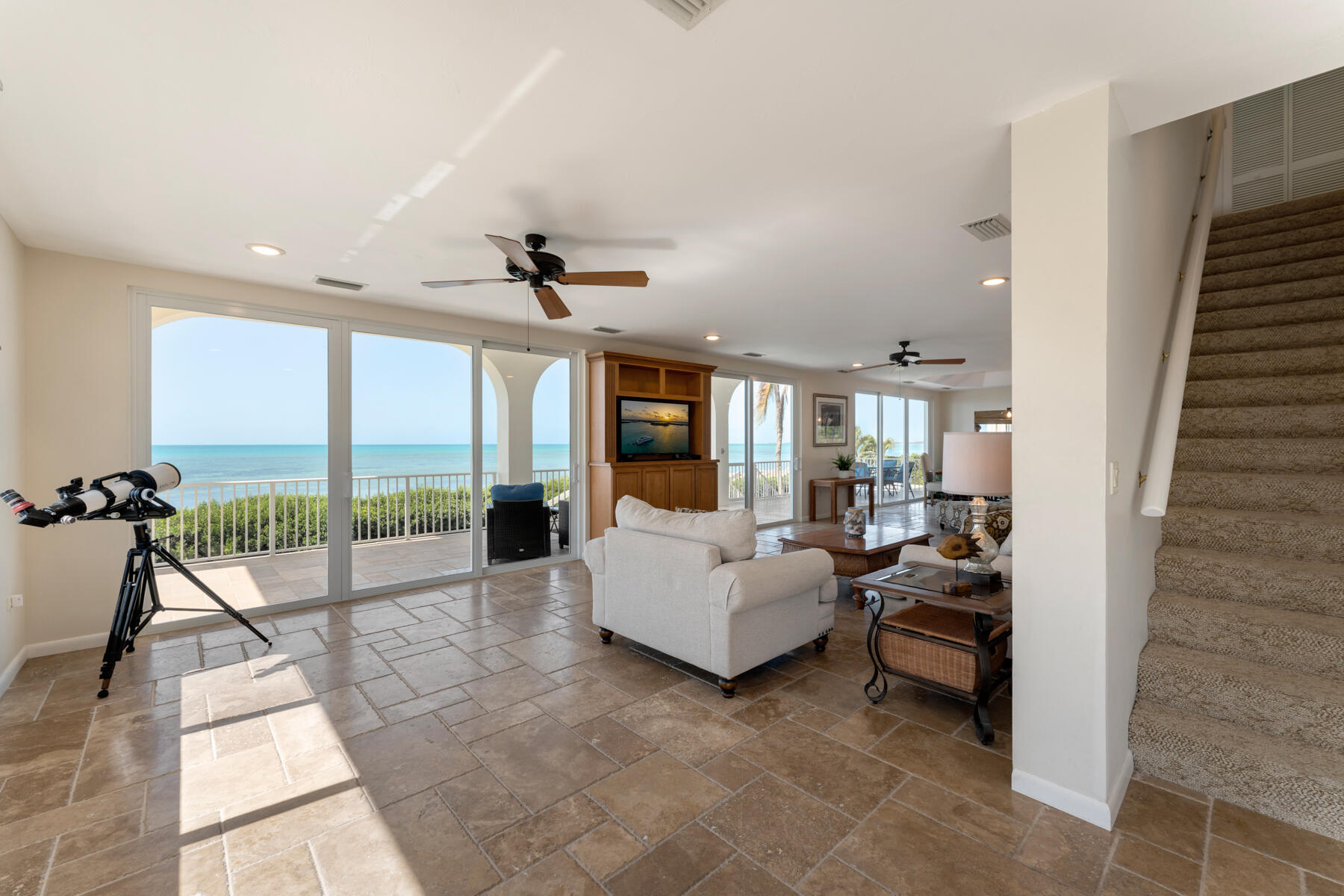 228 W Seaview Circle Property Photo 8