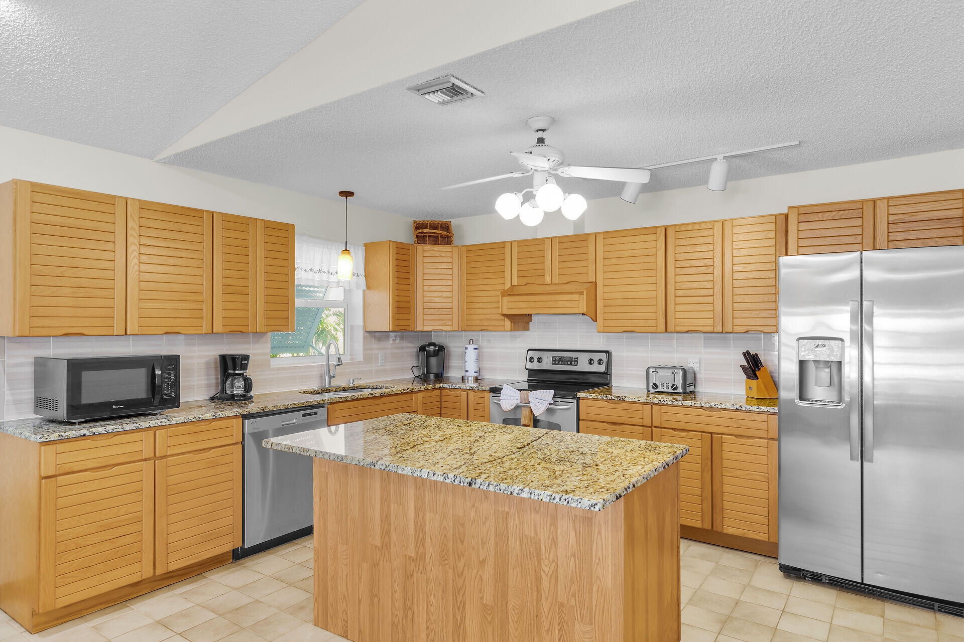 444 Calle De Luna Property Photo 11