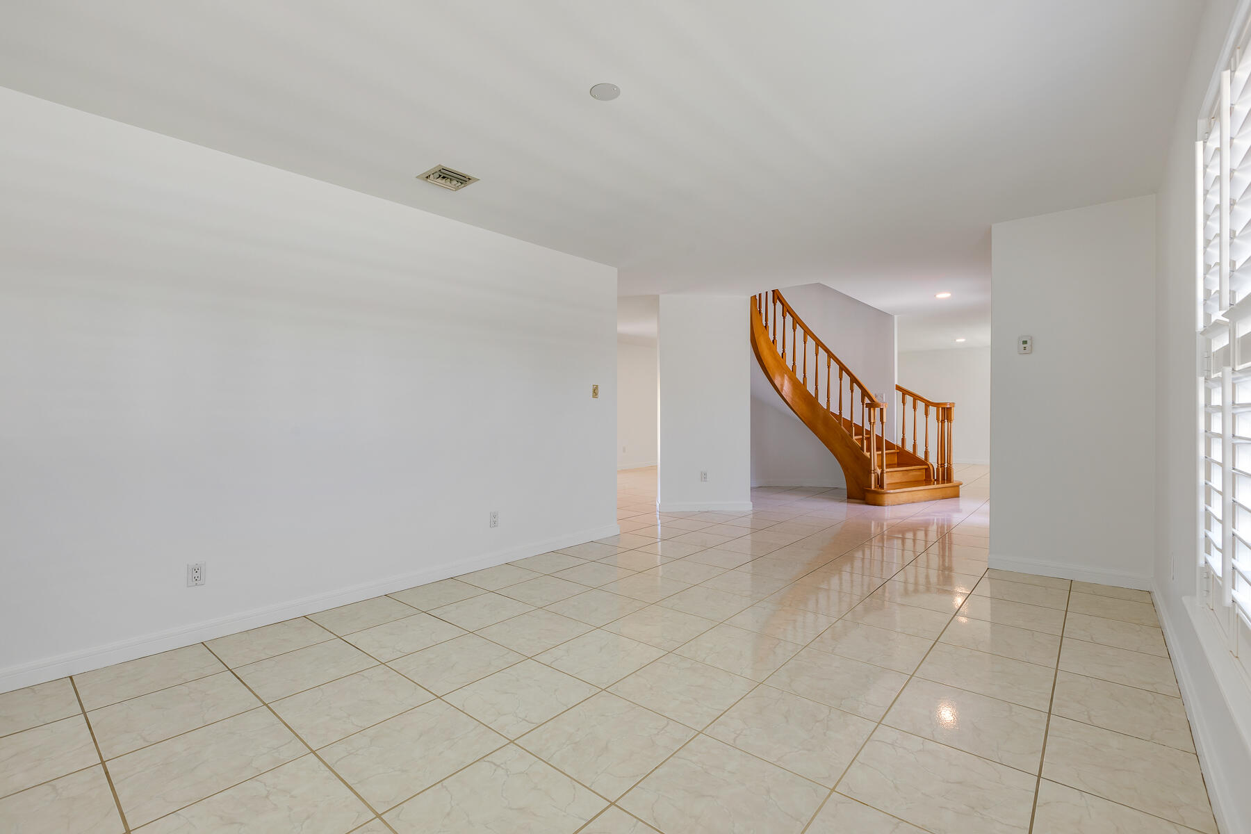 37 Evergreen Avenue Property Photo 7