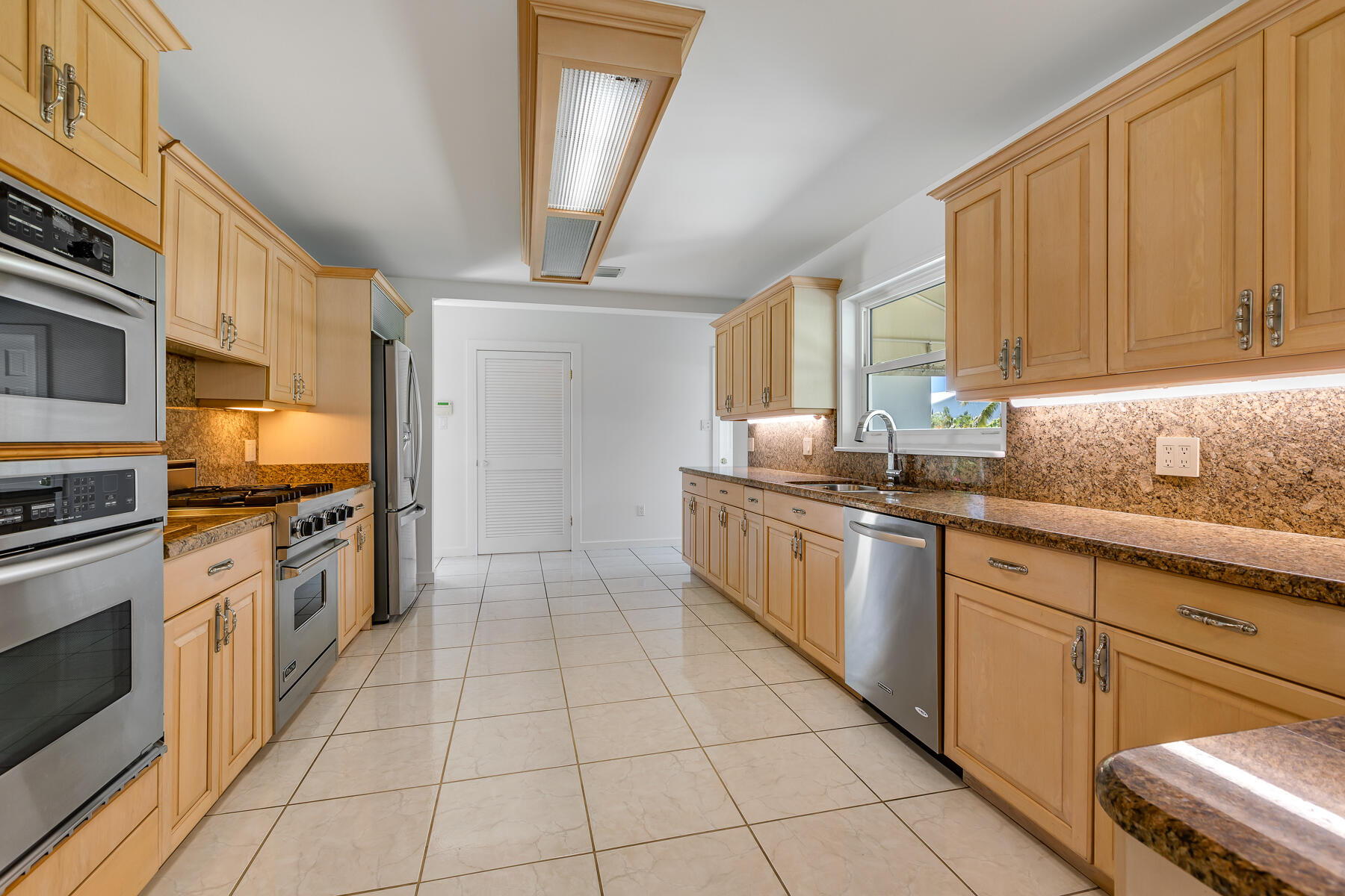 37 Evergreen Avenue Property Photo 9