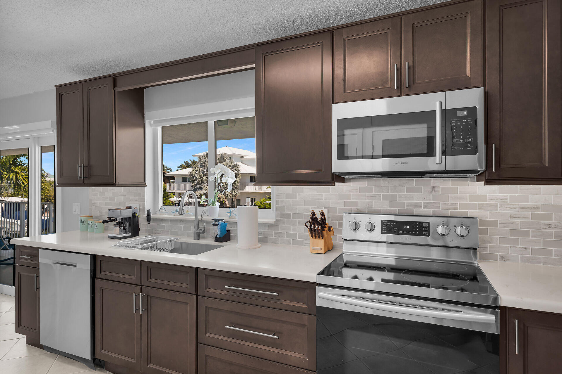 125 Cortez Drive Property Photo 4