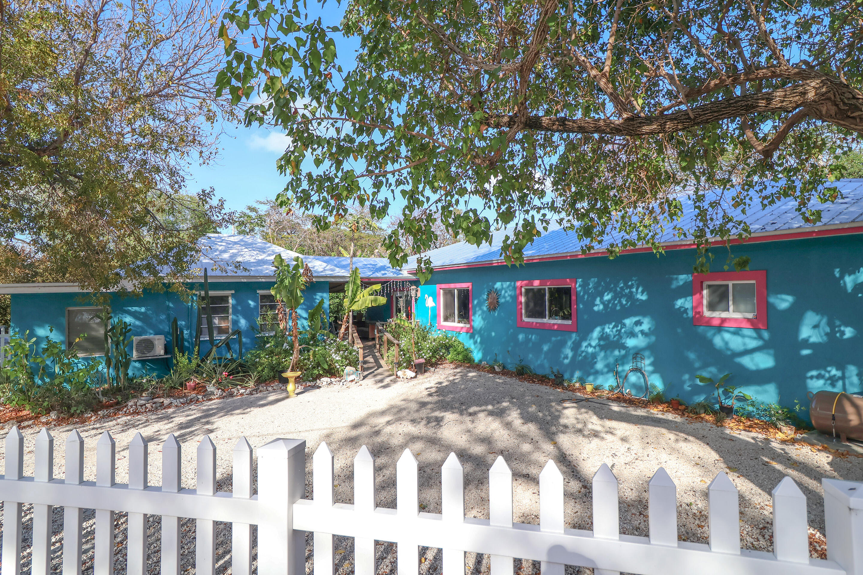 129 Lazy Lane Property Photo 2