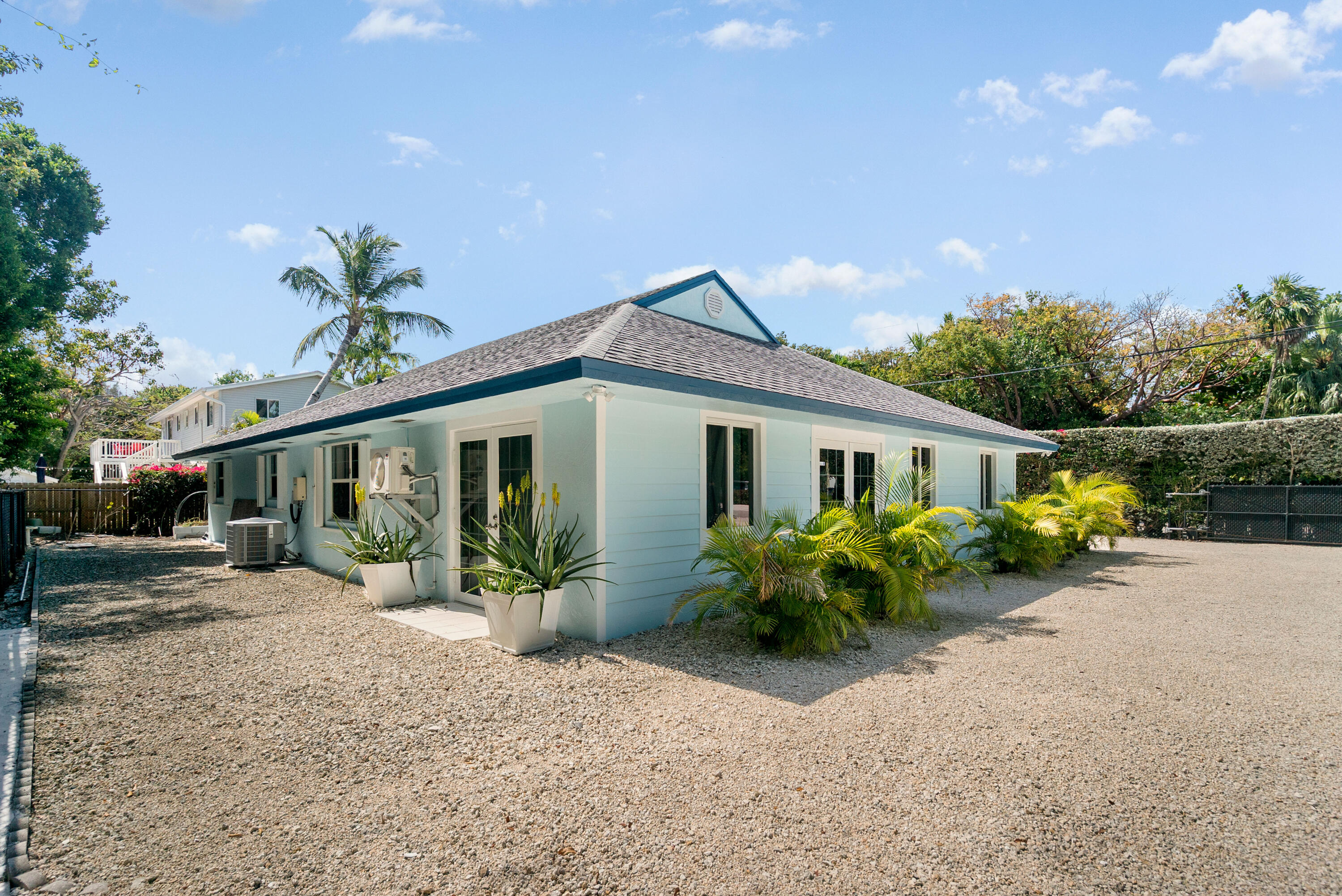 100 Seashore Drive Property Photo 4