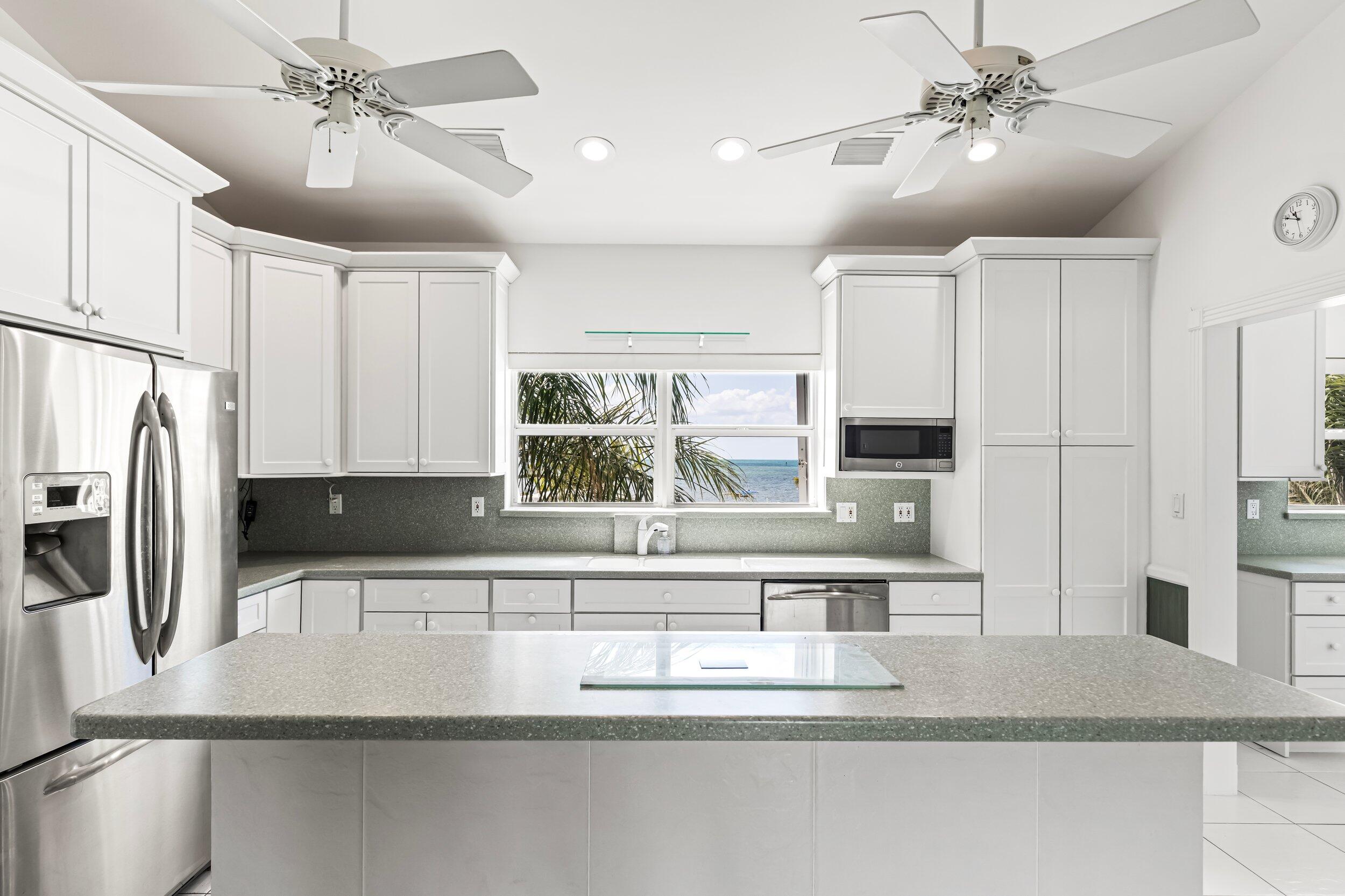 125 Sea Lane Property Photo 4