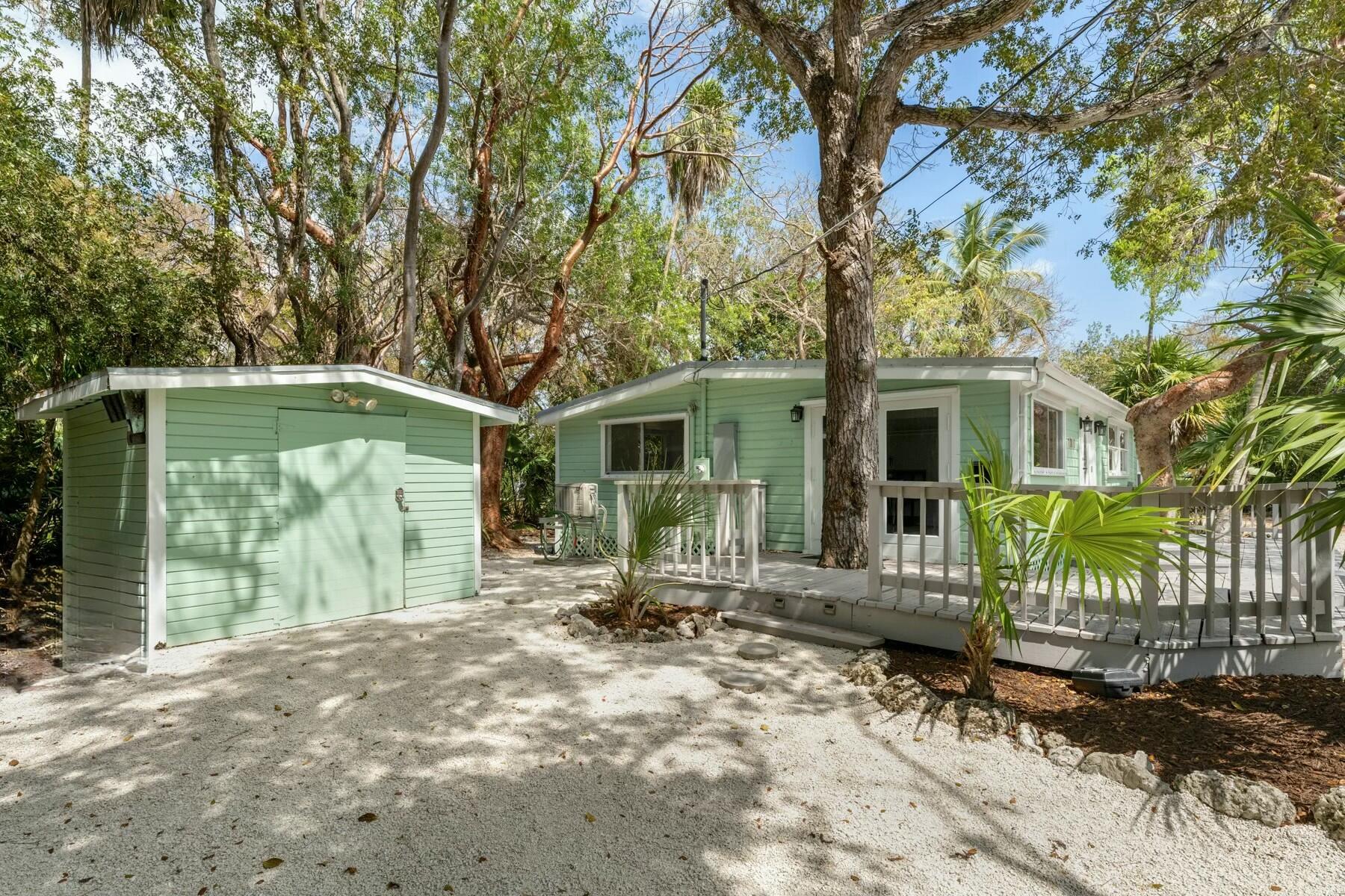 125 Tree Lane Property Photo 4