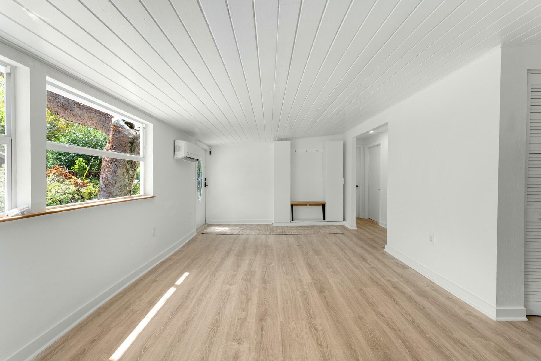 125 Tree Lane Property Photo 9