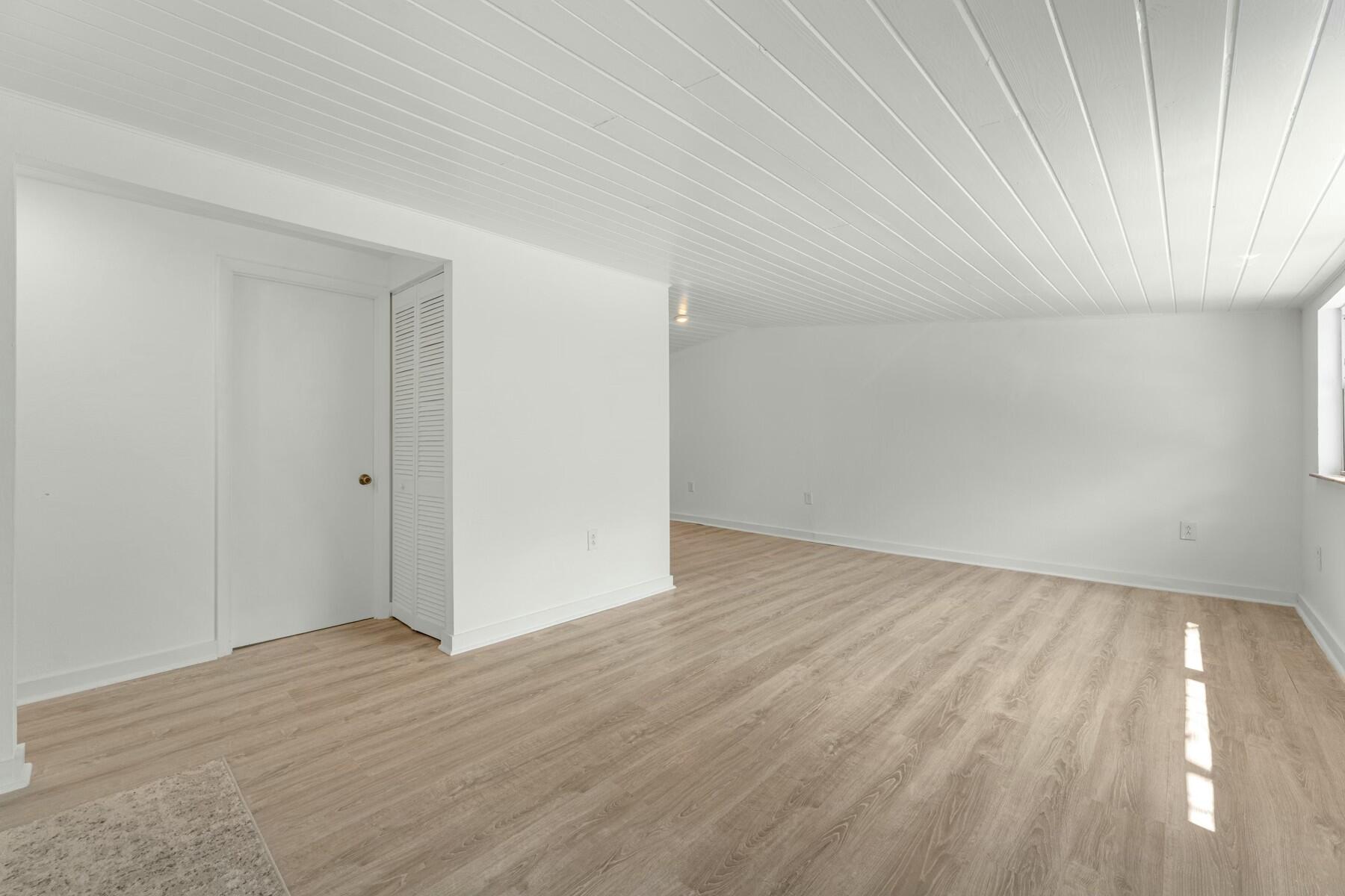 125 Tree Lane Property Photo 10