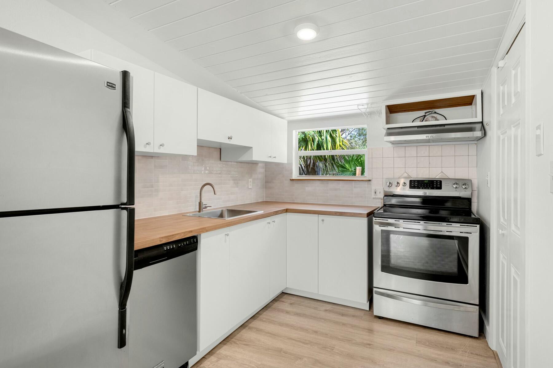 125 Tree Lane Property Photo 11