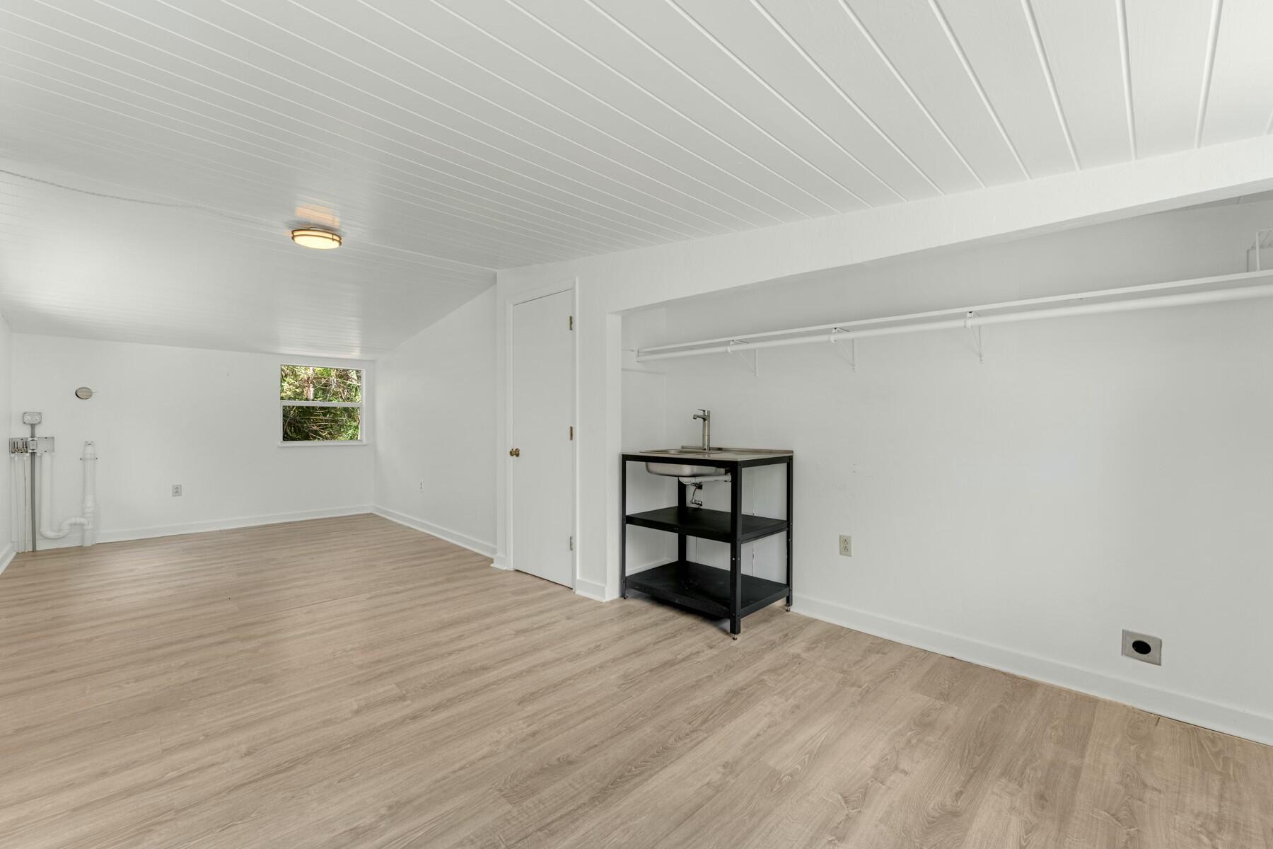 125 Tree Lane Property Photo 23