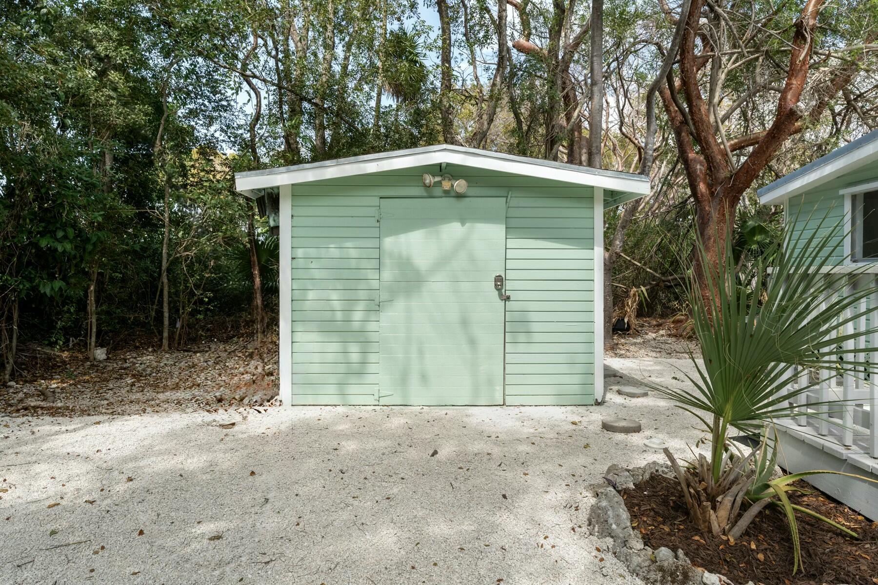 125 Tree Lane Property Photo 31