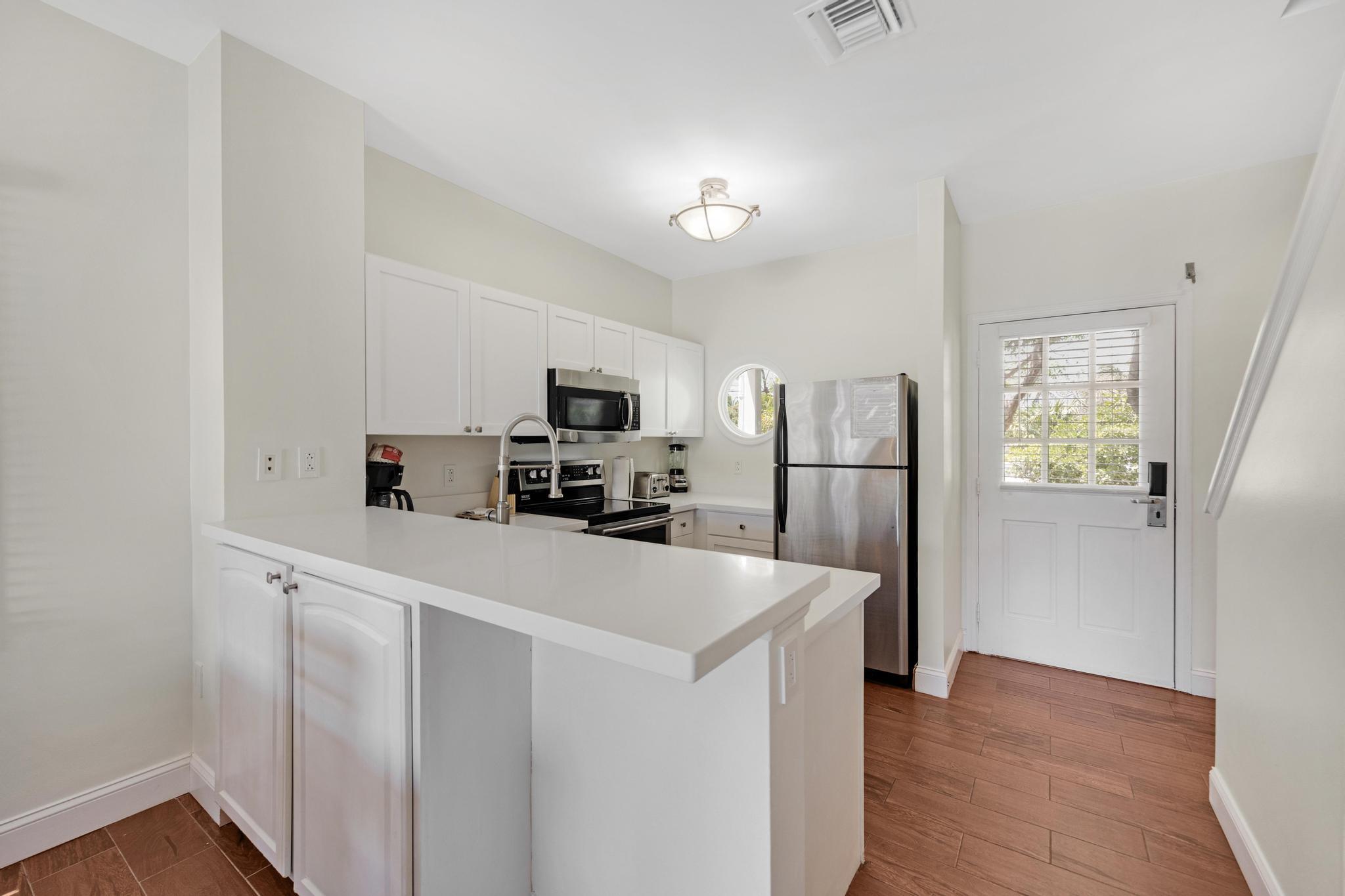 7041 Harbor Village Drive Property Photo 10