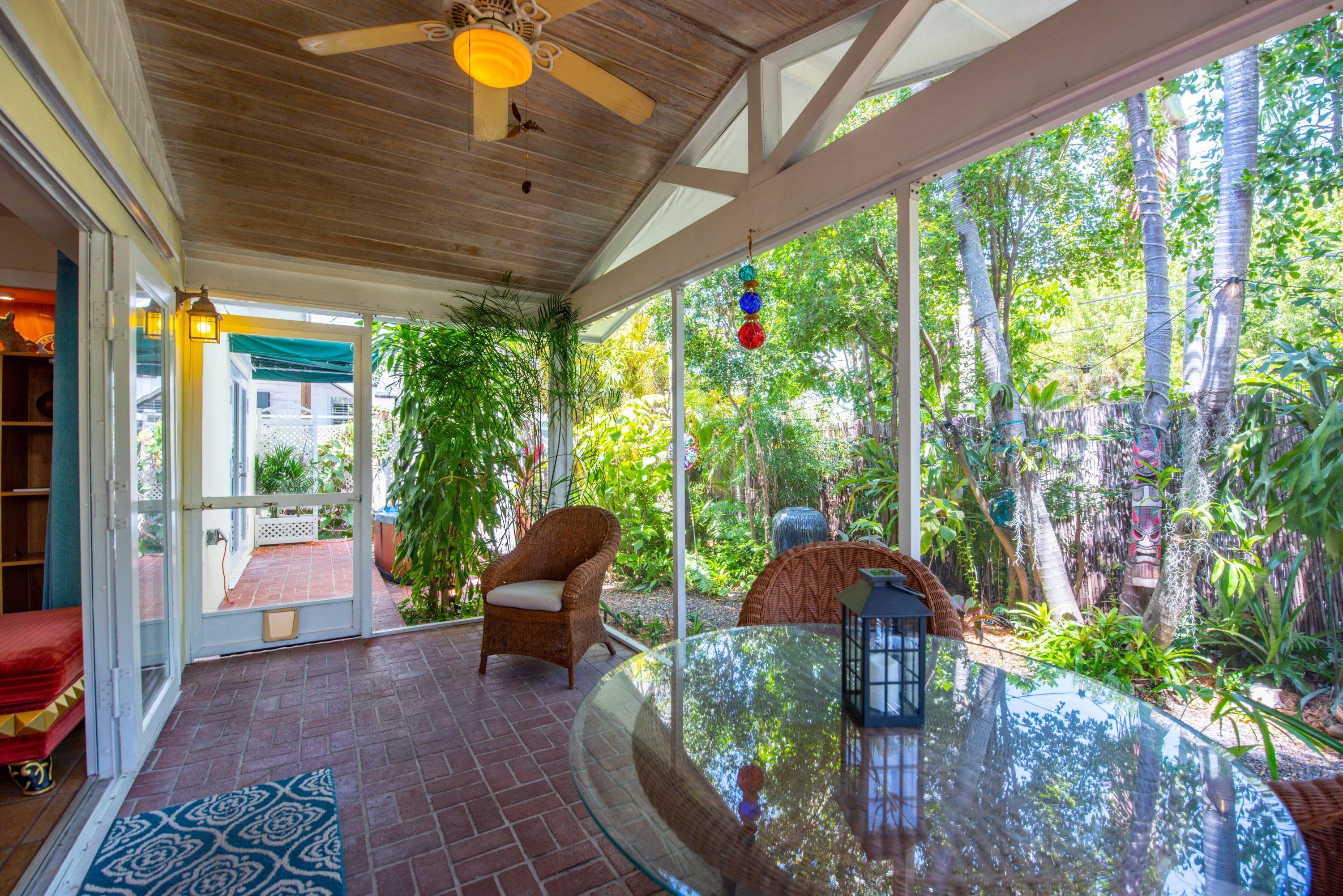 702 Florida Street Property Photo 5